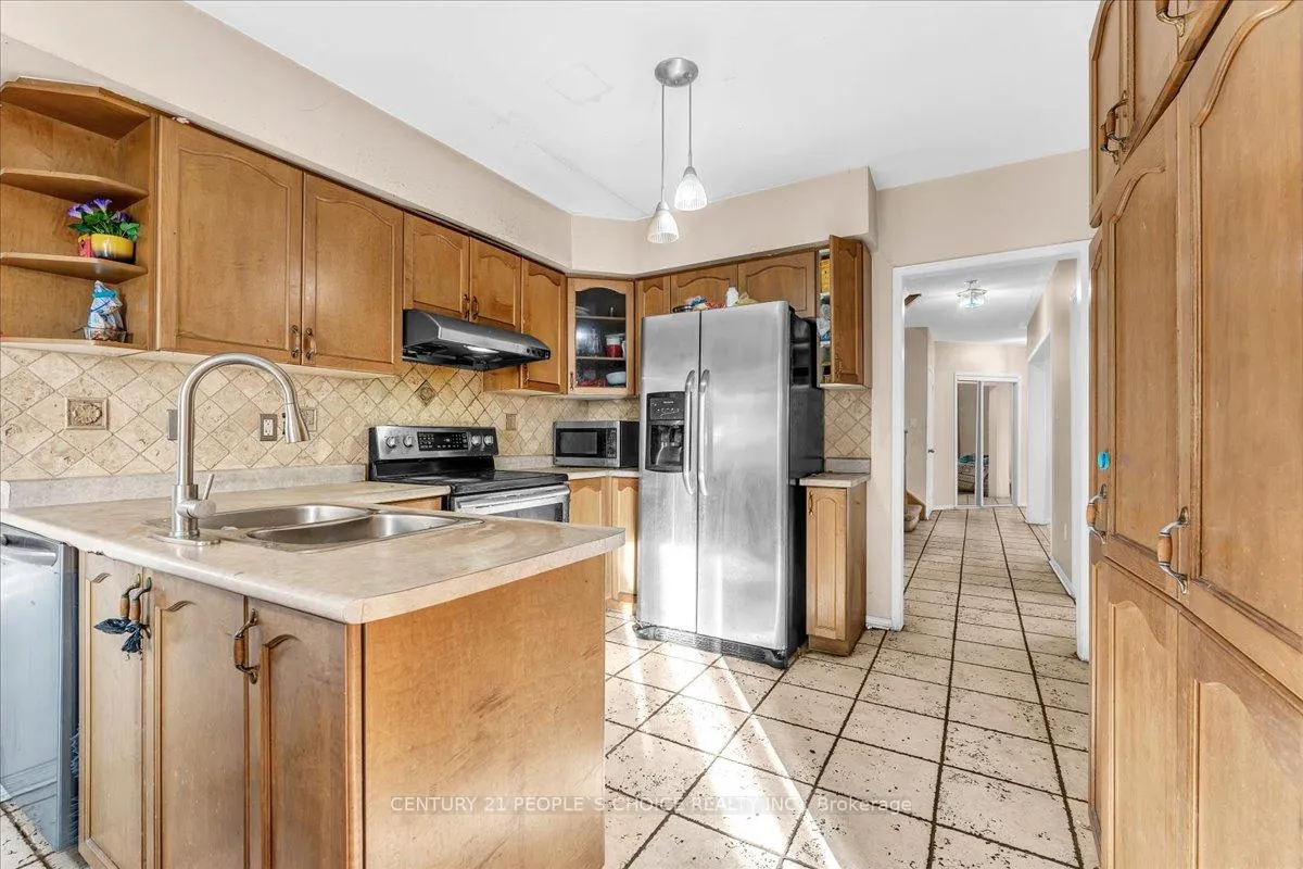 Photo 12 of 32 Albright Road, Brampton, Fletcher's Creek Village — HOMEH
