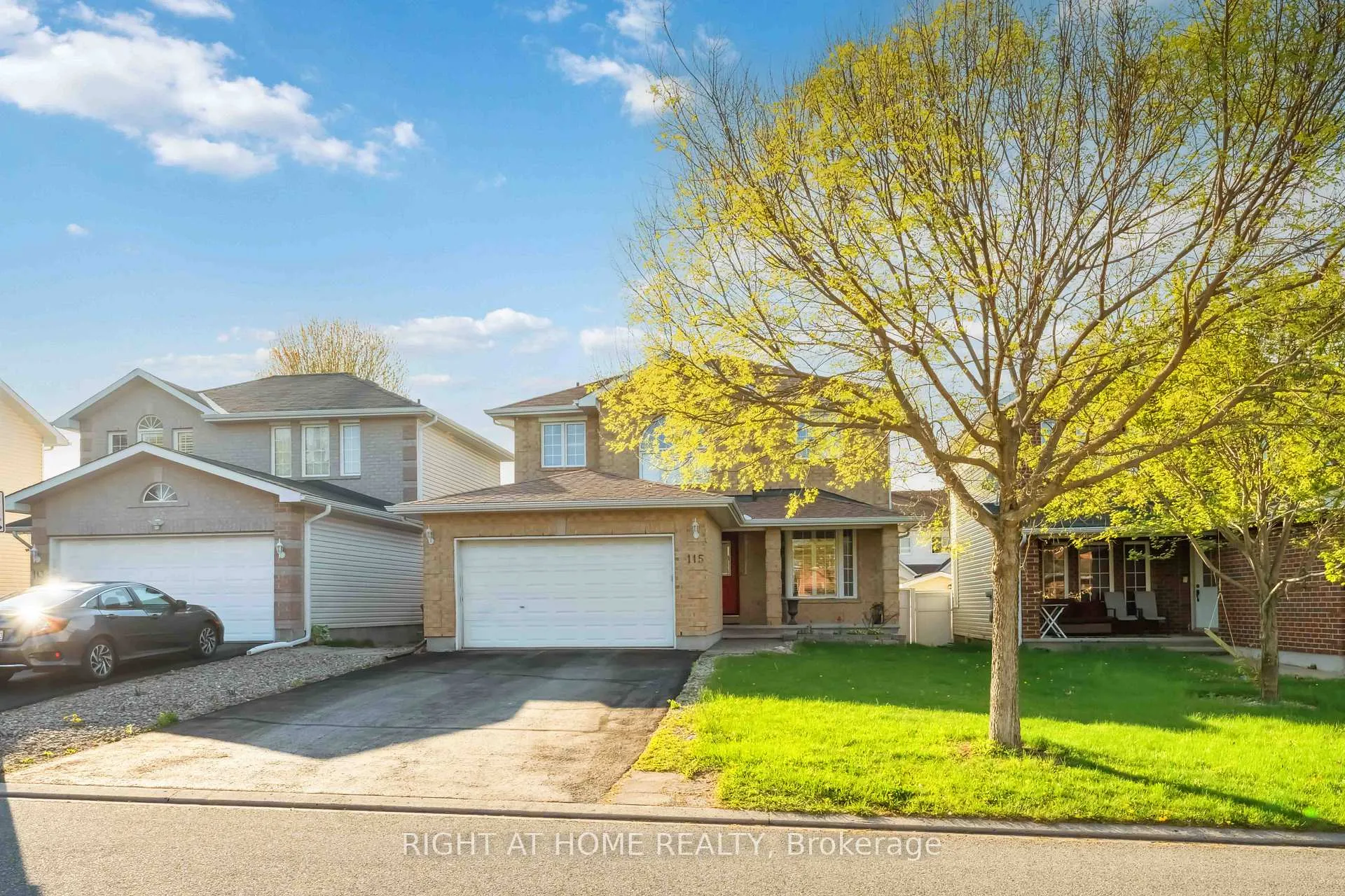 Photo 2 of 115 Woliston Crescent, Ottawa, Kanata - Morgan's Grant/South March — HOMEH