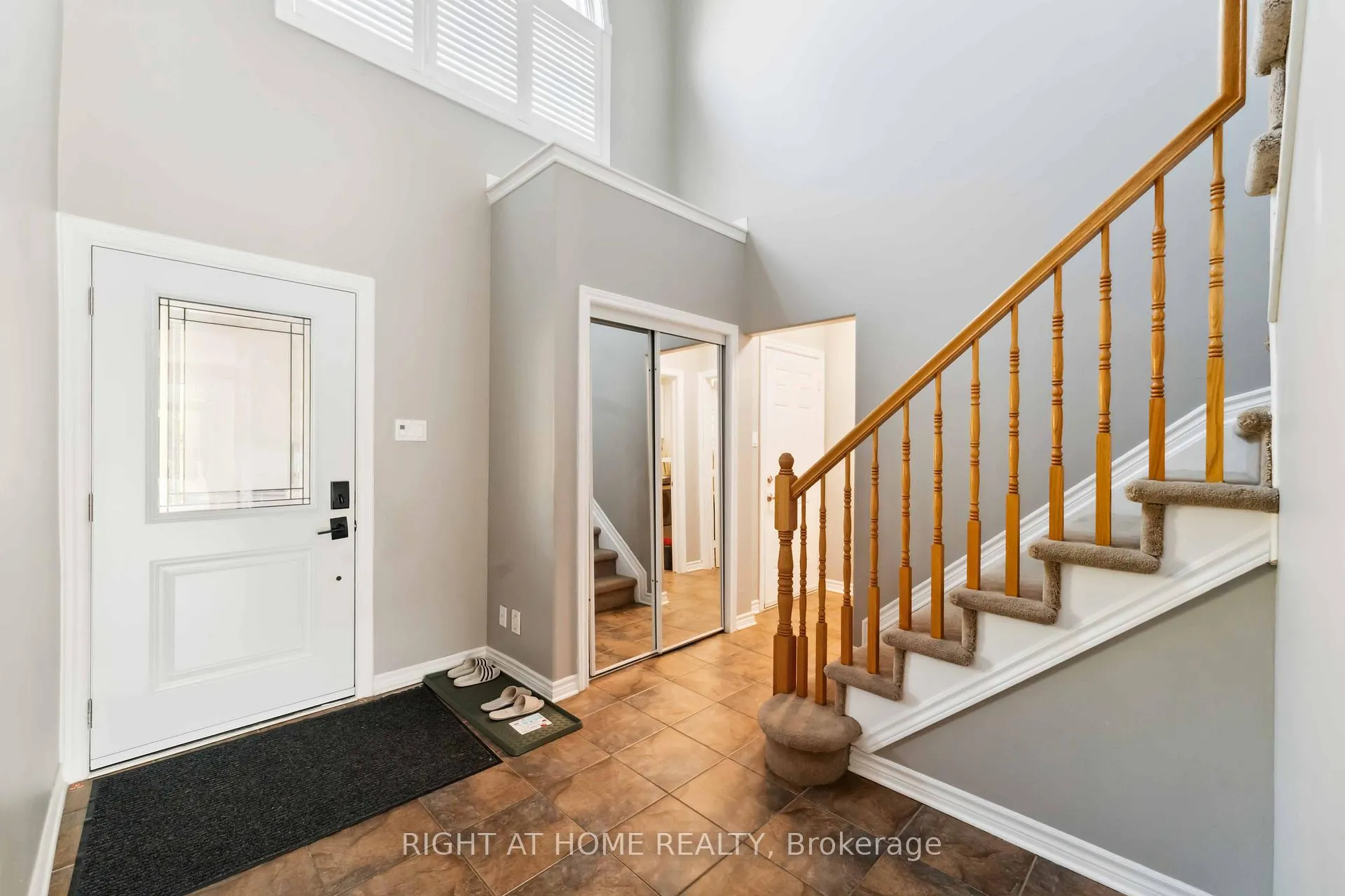Photo 3 of 115 Woliston Crescent, Ottawa, Kanata - Morgan's Grant/South March — HOMEH