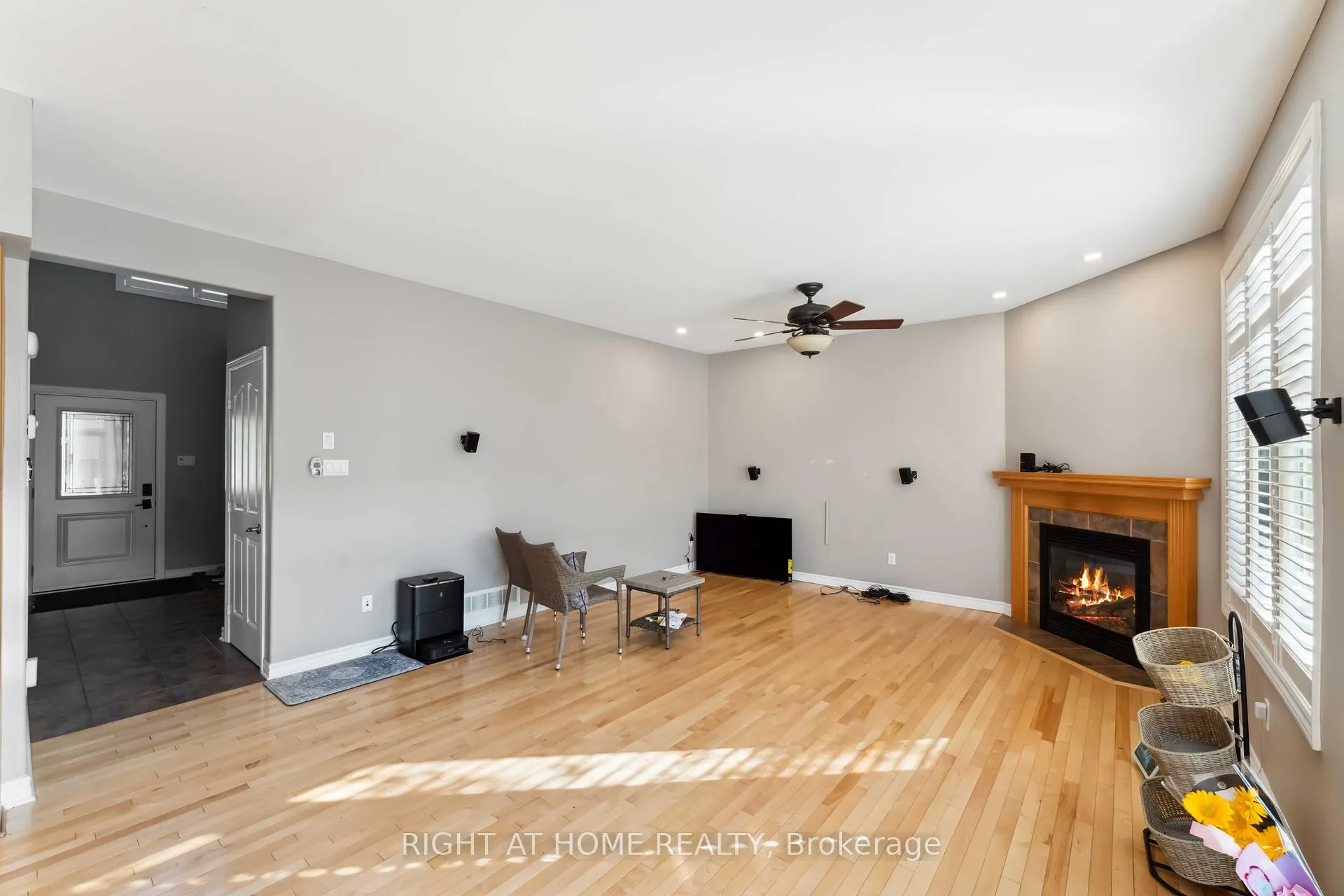 Photo 7 of 115 Woliston Crescent, Ottawa, Kanata - Morgan's Grant/South March — HOMEH