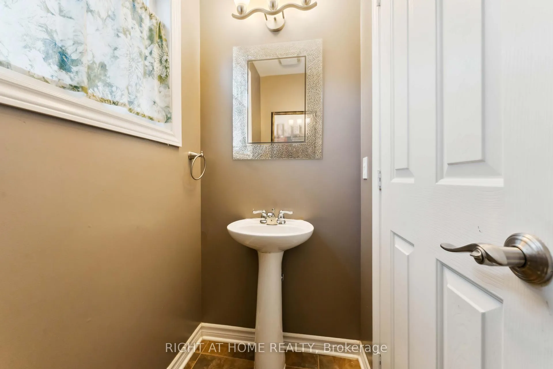 Photo 11 of 115 Woliston Crescent, Ottawa, Kanata - Morgan's Grant/South March — HOMEH