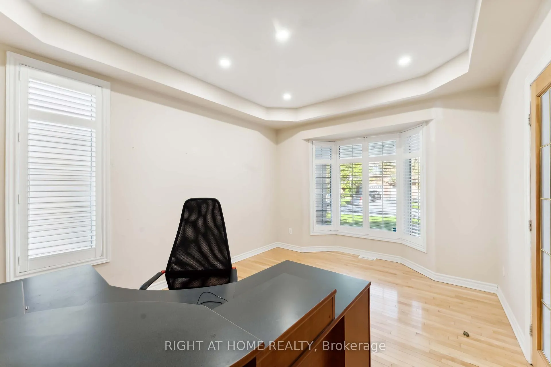 Photo 13 of 115 Woliston Crescent, Ottawa, Kanata - Morgan's Grant/South March — HOMEH