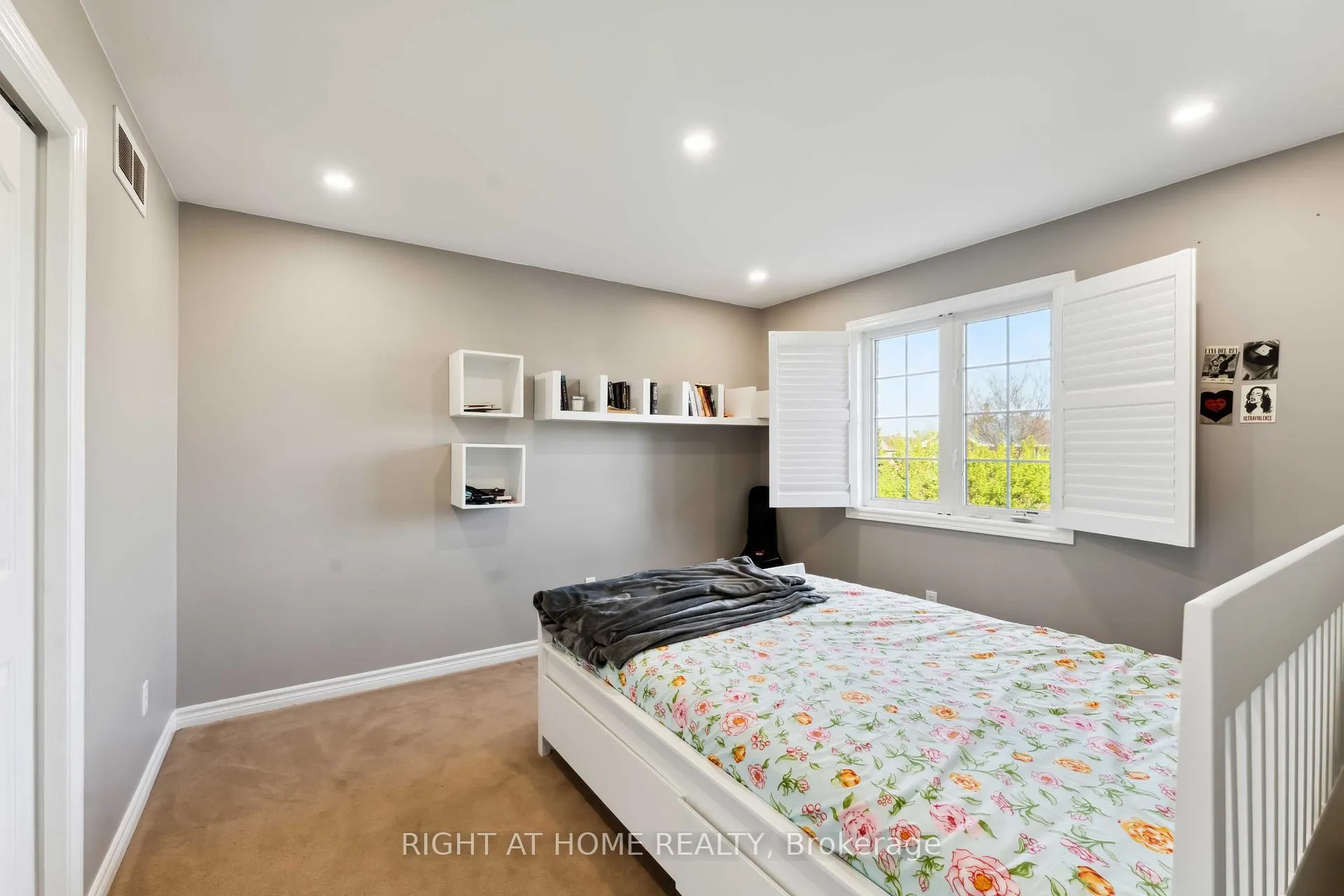 Photo 19 of 115 Woliston Crescent, Ottawa, Kanata - Morgan's Grant/South March — HOMEH