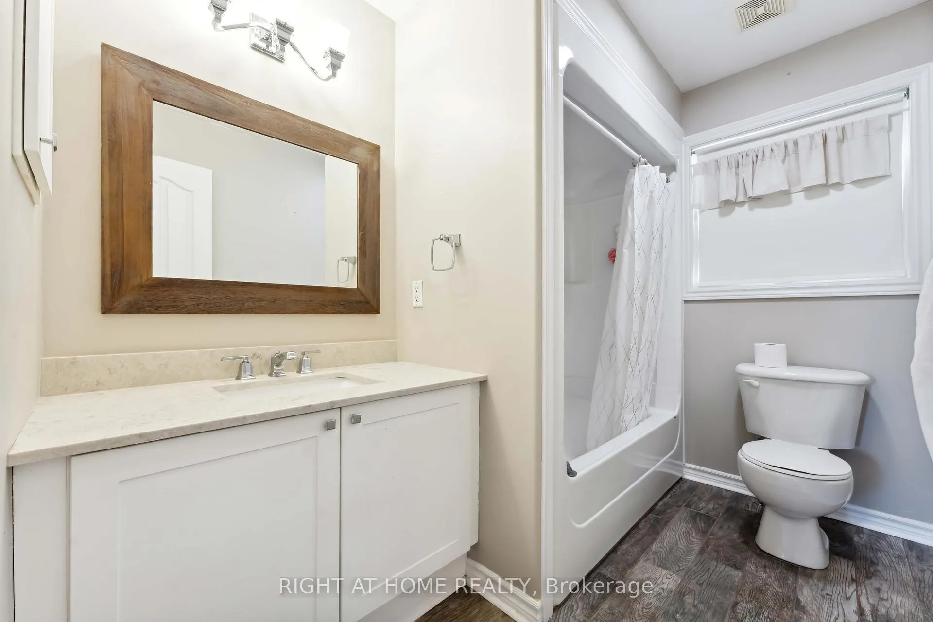 Photo 21 of 115 Woliston Crescent, Ottawa, Kanata - Morgan's Grant/South March — HOMEH