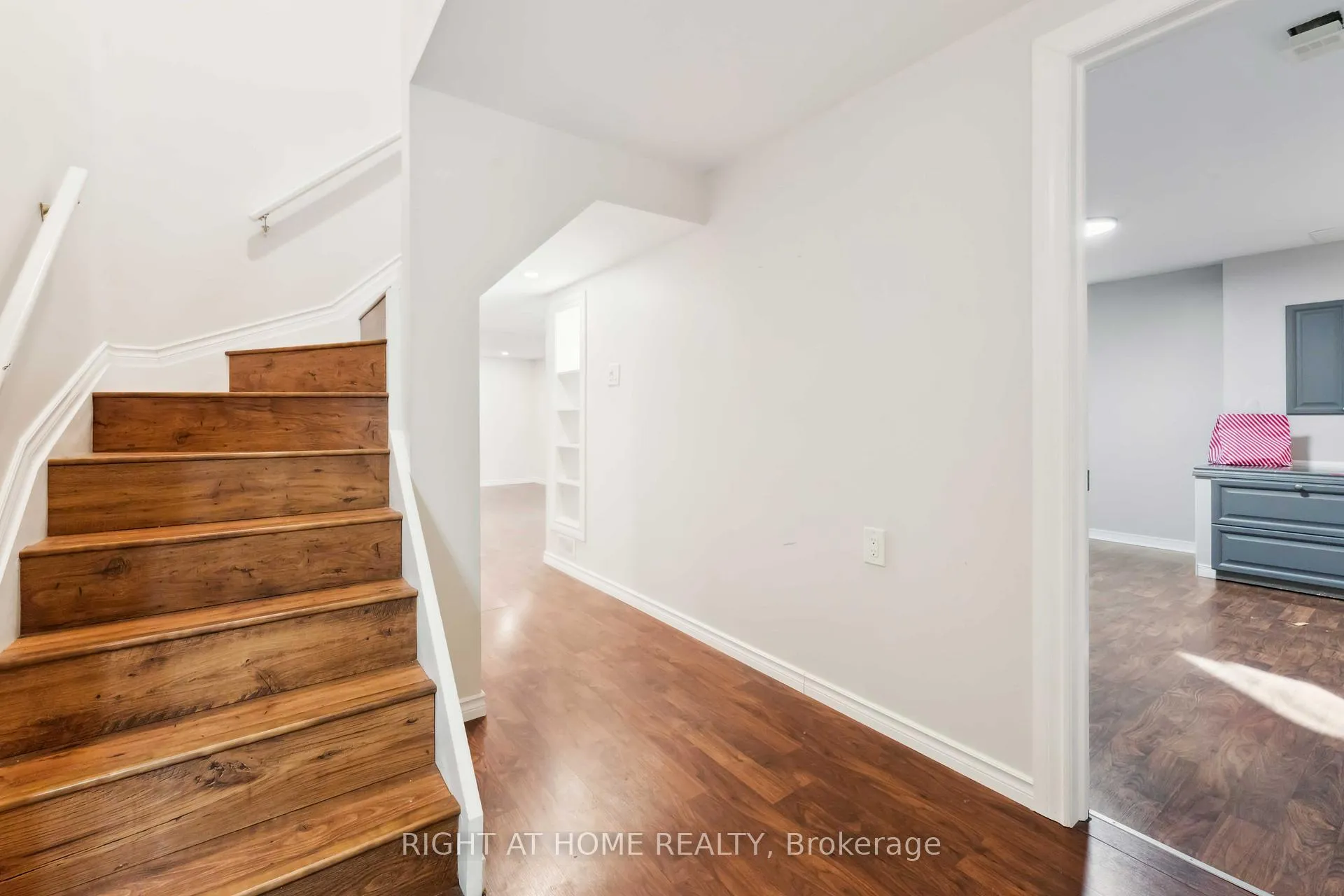 Photo 23 of 115 Woliston Crescent, Ottawa, Kanata - Morgan's Grant/South March — HOMEH