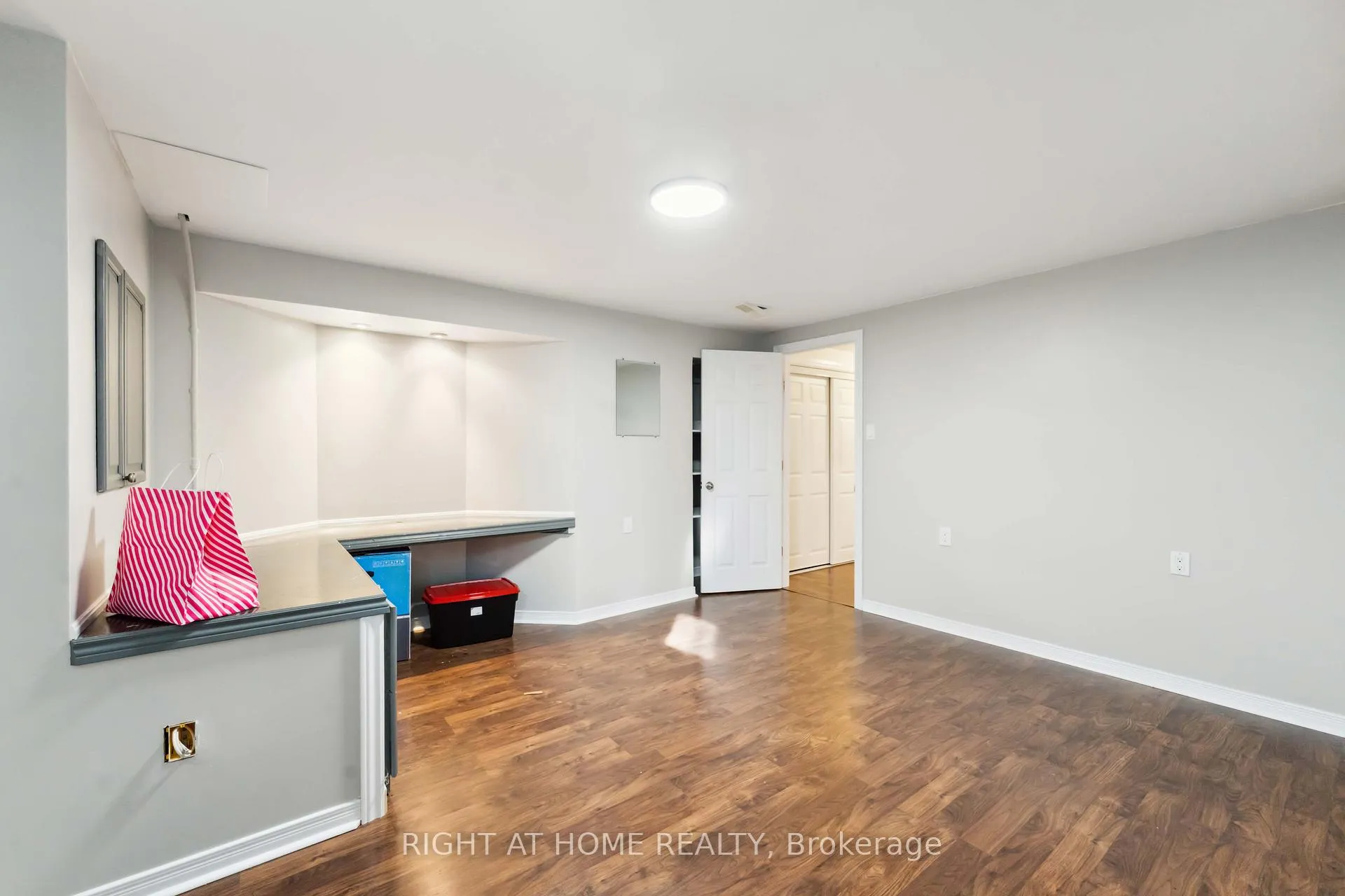 Photo 25 of 115 Woliston Crescent, Ottawa, Kanata - Morgan's Grant/South March — HOMEH