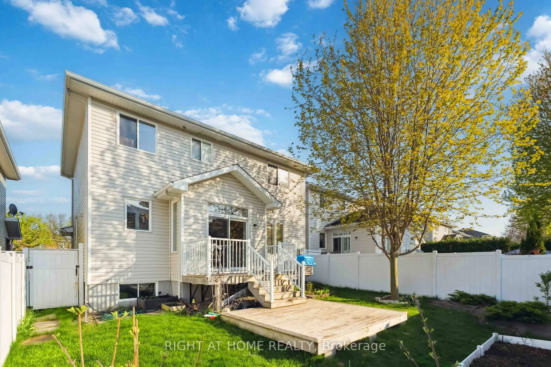 Photo 28 of 115 Woliston Crescent, Ottawa, Kanata - Morgan's Grant/South March — HOMEH