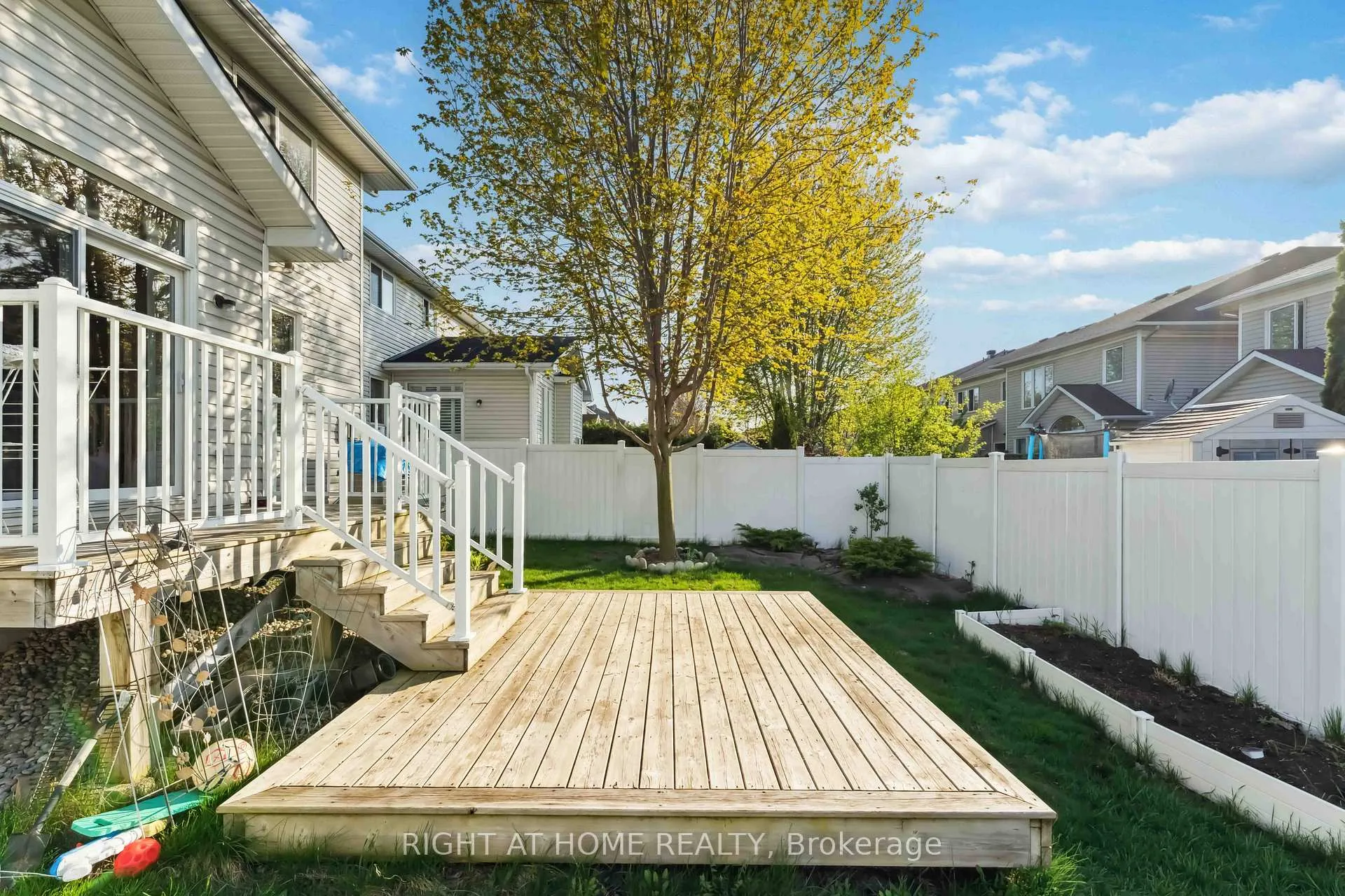 Photo 29 of 115 Woliston Crescent, Ottawa, Kanata - Morgan's Grant/South March — HOMEH