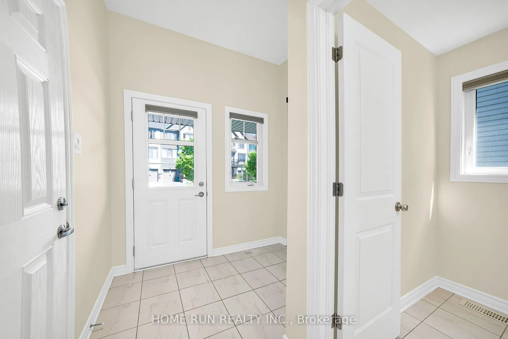 Photo 2 of 219 Halyard Way, Ottawa, Kanata - Kanata Lakes/Heritage Hills — HOMEH