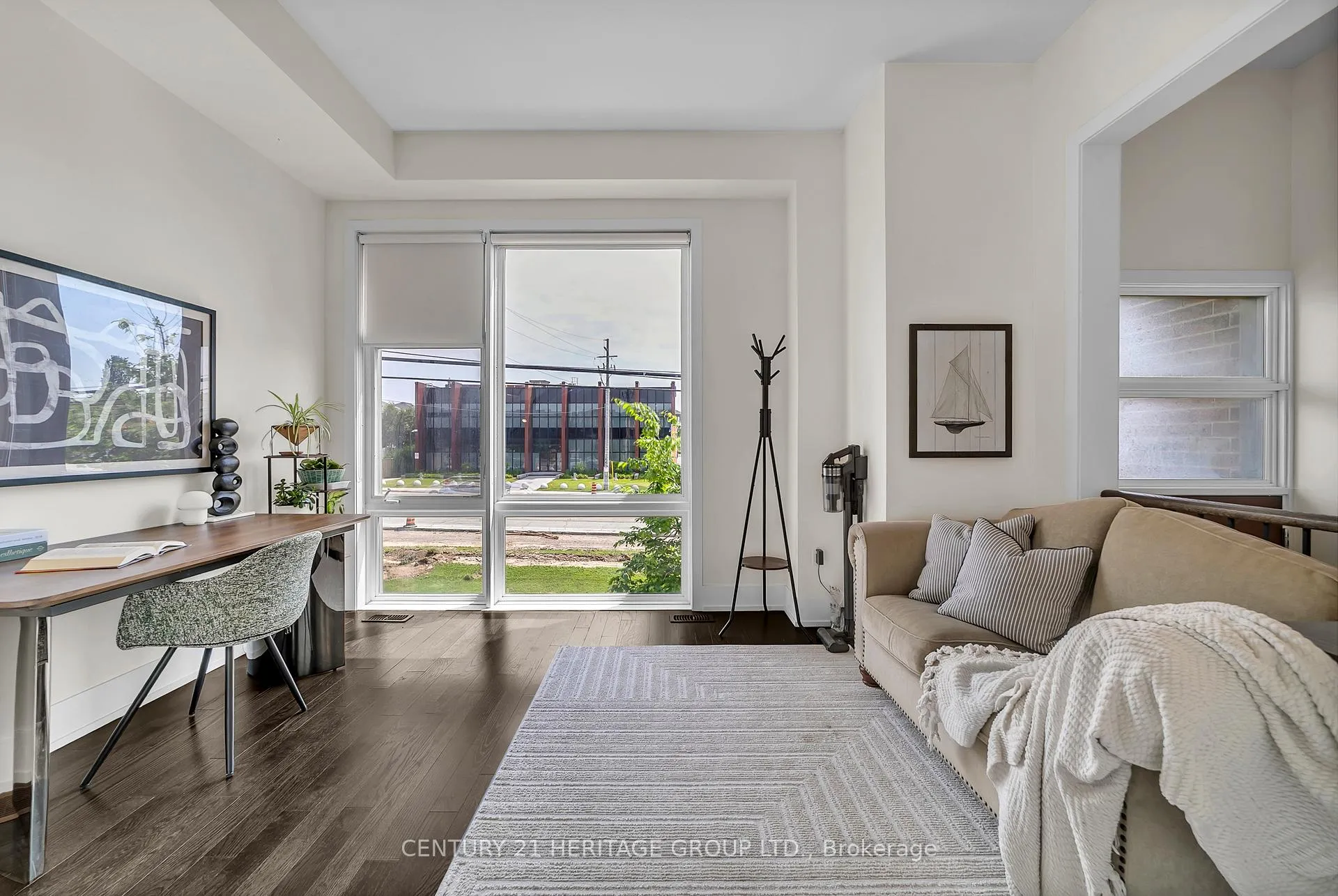 Photo 6 of 9136 Bathurst Street, Vaughan, Patterson — HOMEH