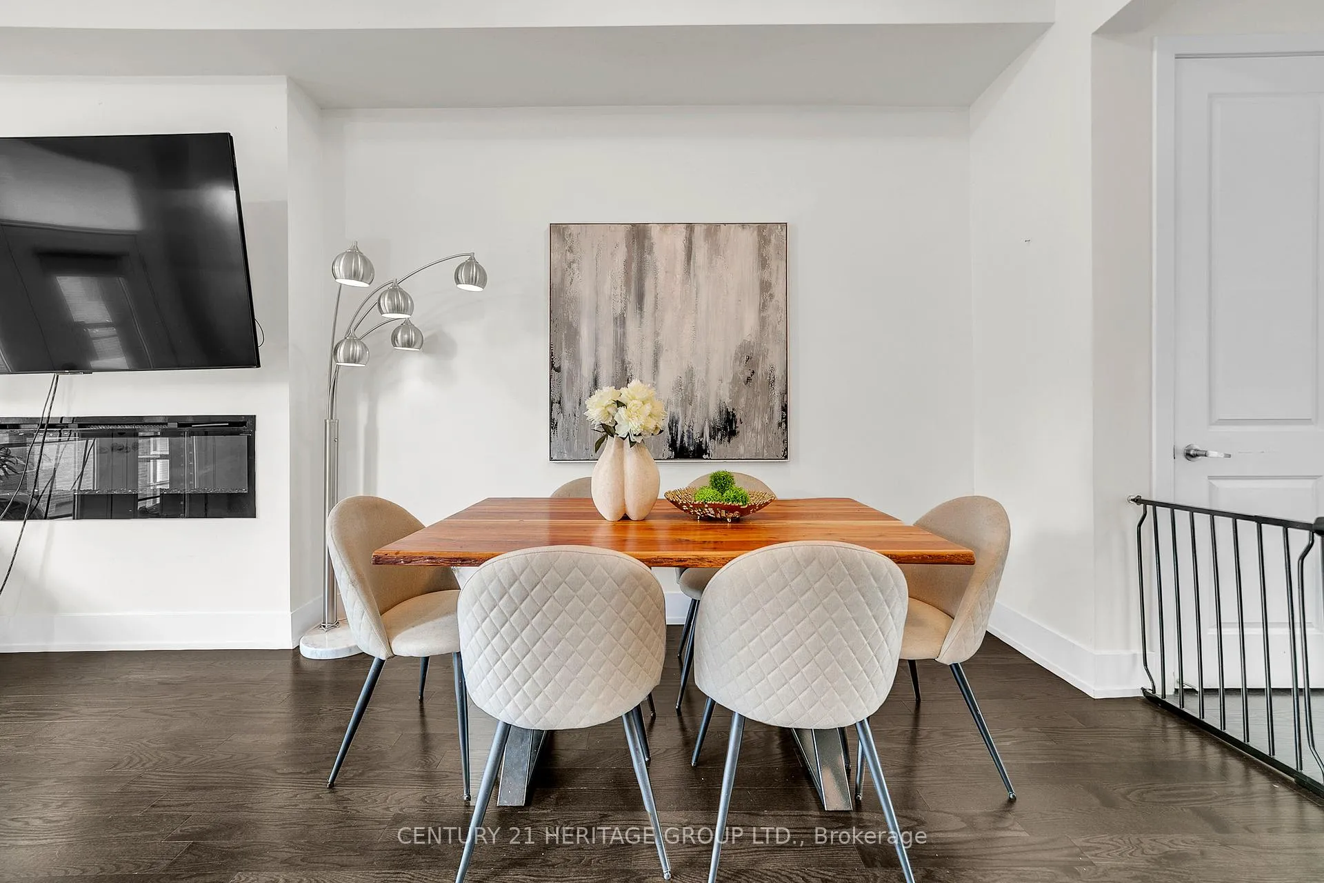Photo 9 of 9136 Bathurst Street, Vaughan, Patterson — HOMEH