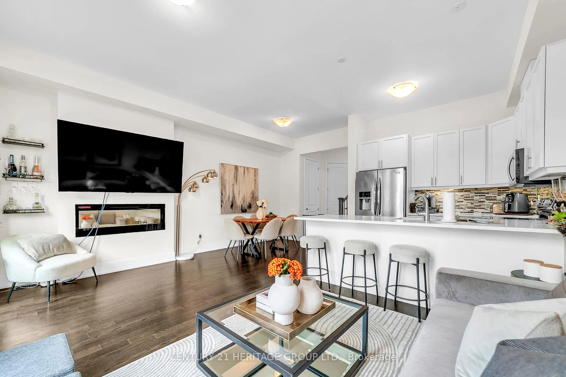 Photo 10 of 9136 Bathurst Street, Vaughan, Patterson — HOMEH
