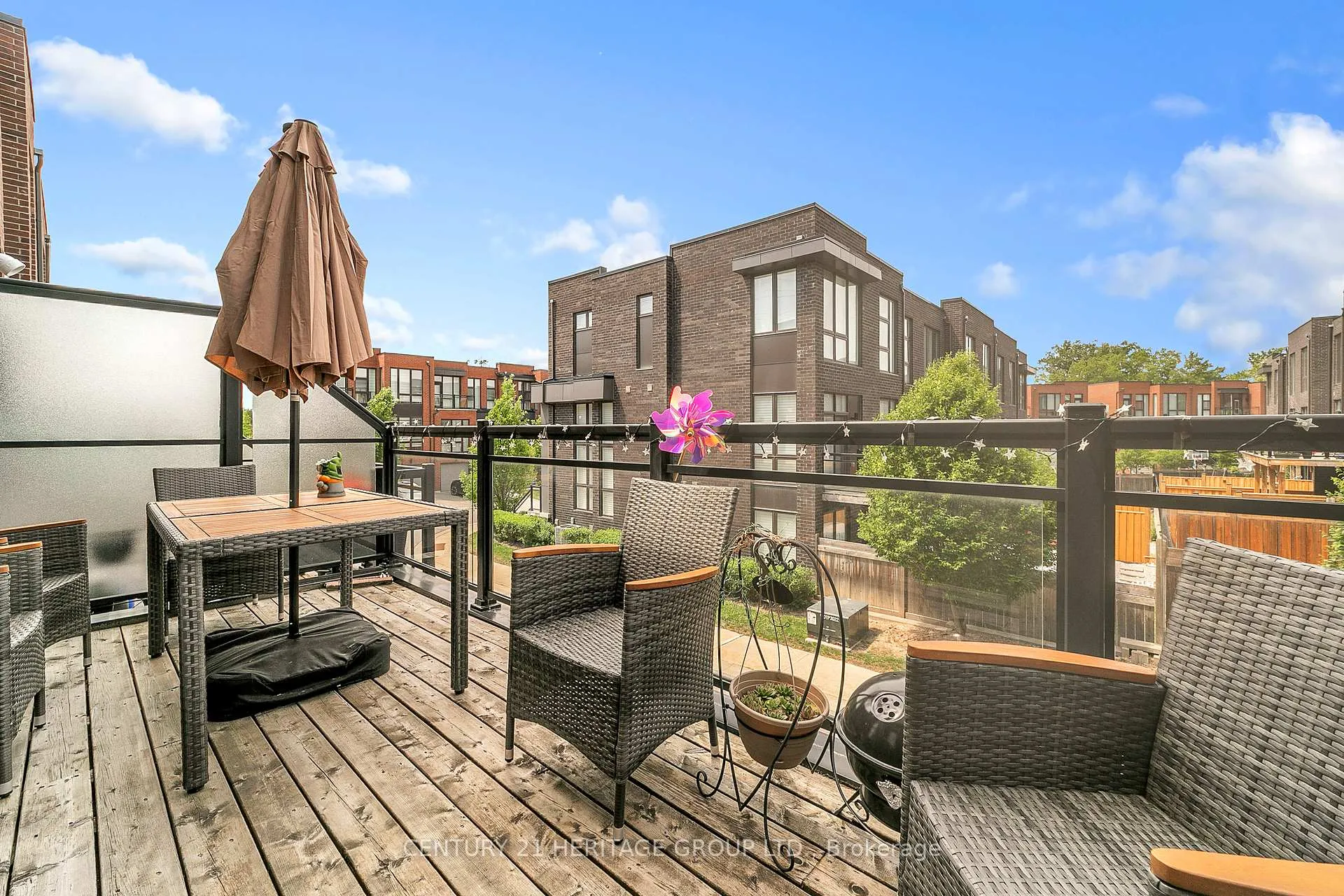 Photo 2 of 9136 Bathurst Street, Vaughan, Patterson — HOMEH