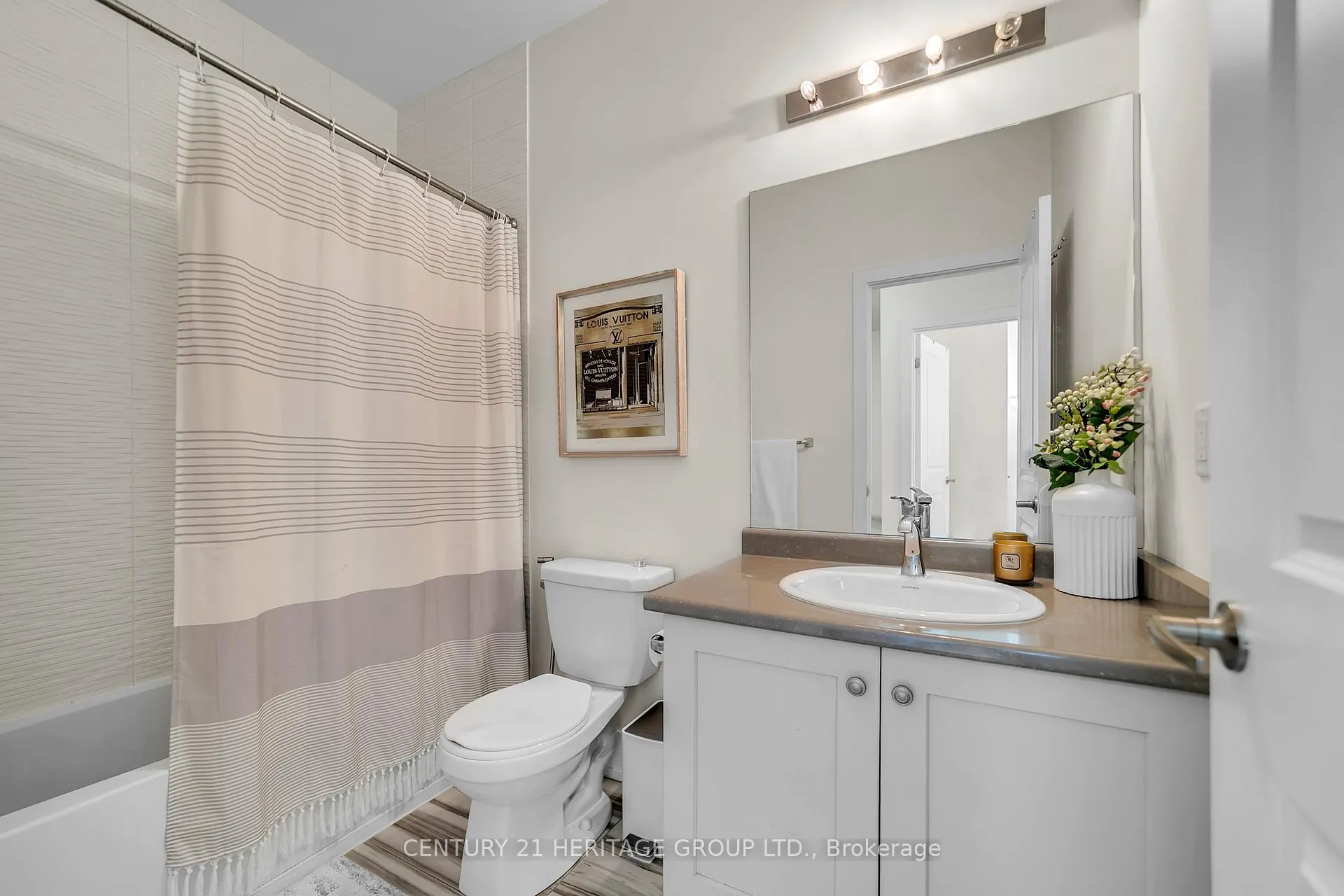 Photo 17 of 9136 Bathurst Street, Vaughan, Patterson — HOMEH