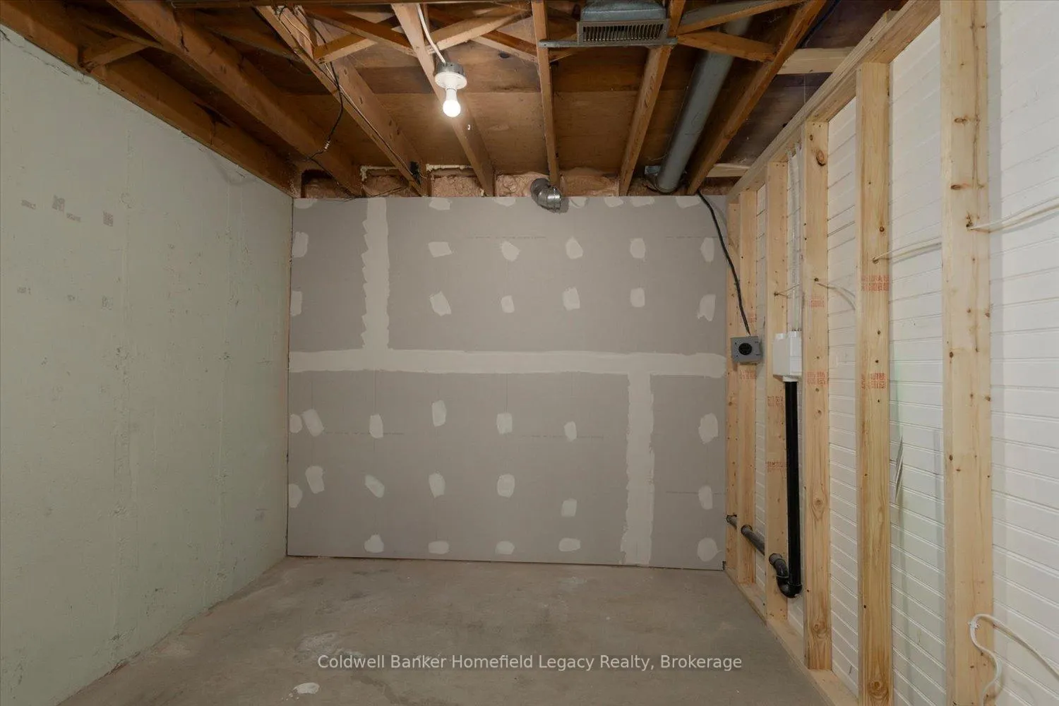 Photo 21 of Unit 4, Unit 4 - 19 Maxwell Maxwell Street E, St. Marys — HOMEH