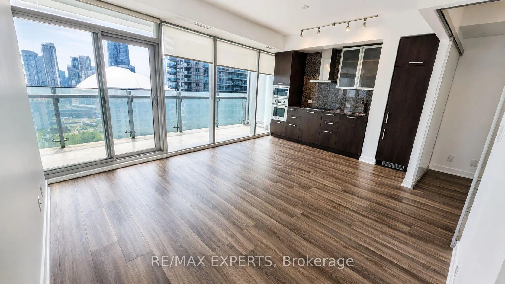 Photo 4 of Unit 1706, 14 York Street, Toronto, Waterfront Communities — HOMEH