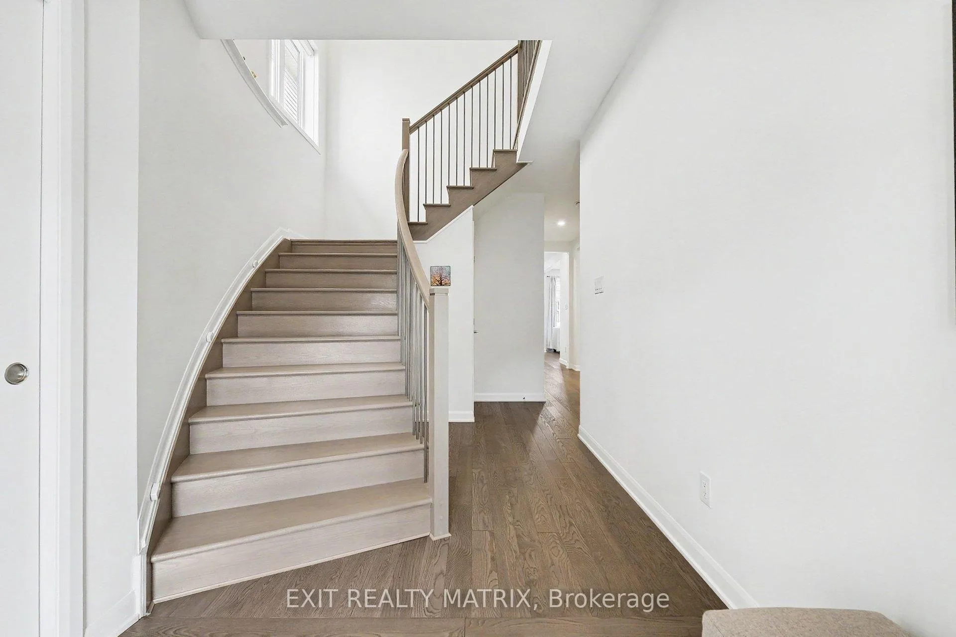 Photo 4 of 19 Fossa Terrace, Ottawa, Barrhaven - Half Moon Bay — HOMEH