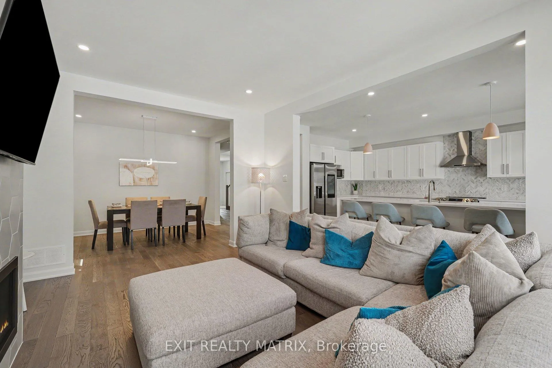 Photo 10 of 19 Fossa Terrace, Ottawa, Barrhaven - Half Moon Bay — HOMEH