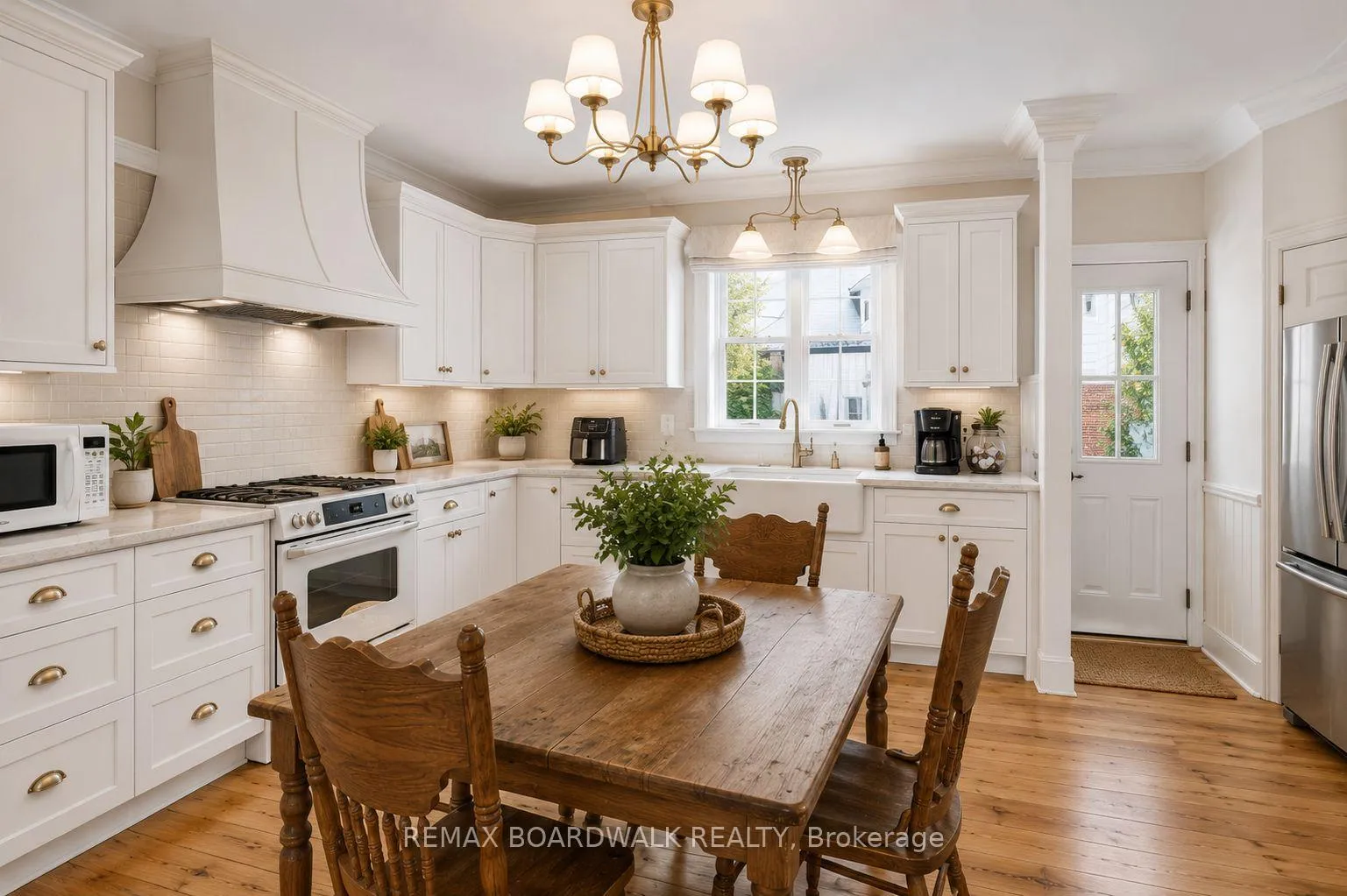 Photo 6 of 11 Alfred Street, Smiths Falls — HOMEH