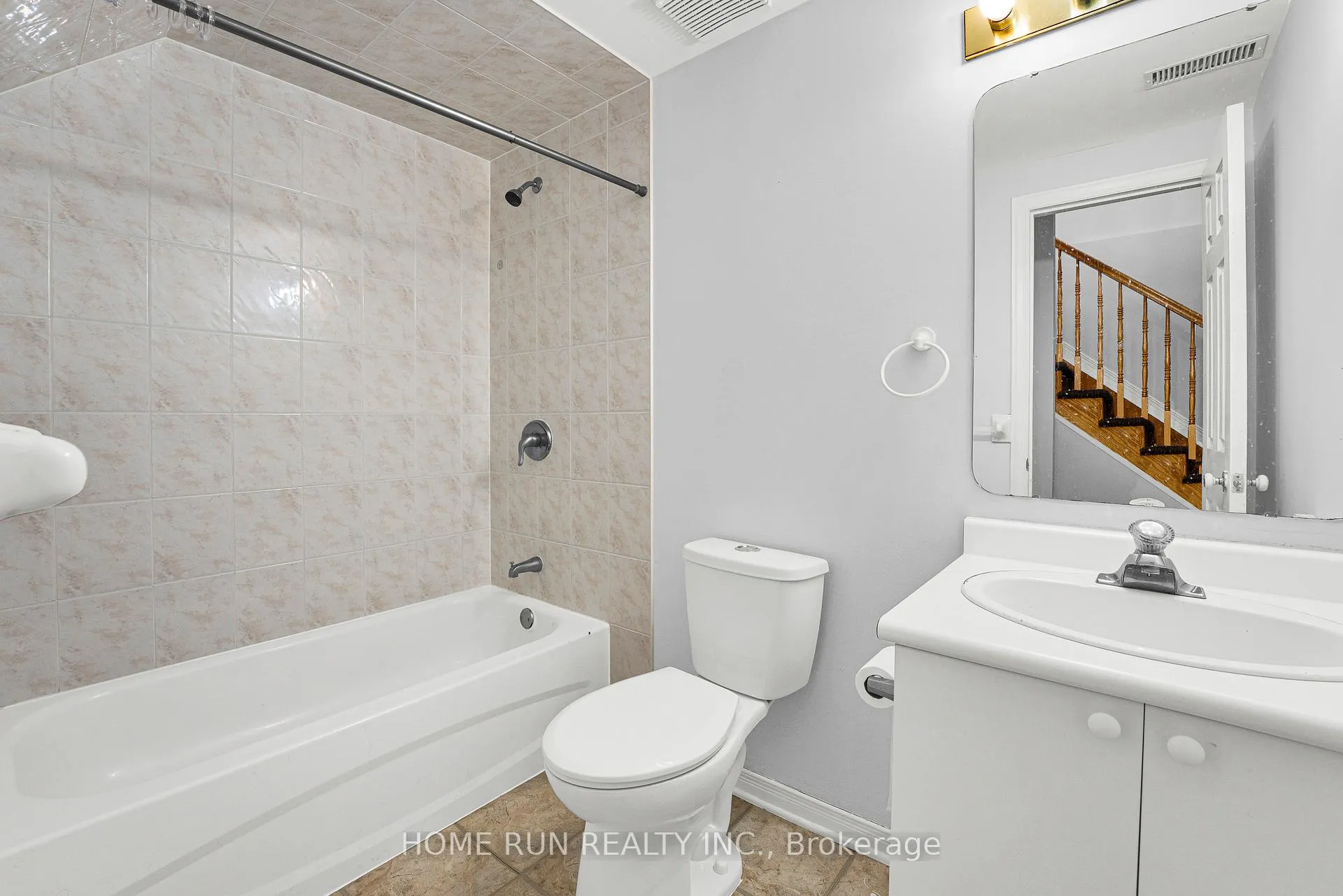 Photo 2 of 12 Gardengate Way E, Ottawa, Centrepointe — HOMEH