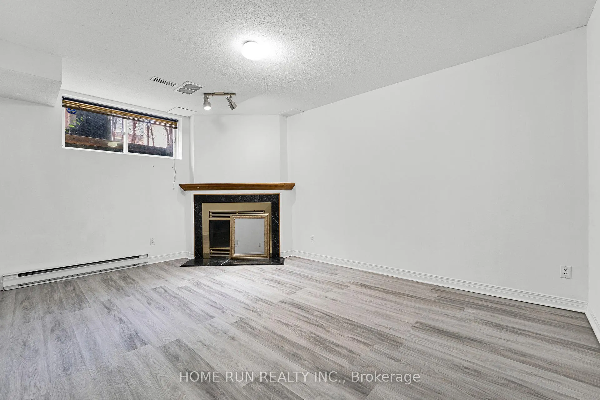 Photo 3 of 12 Gardengate Way E, Ottawa, Centrepointe — HOMEH