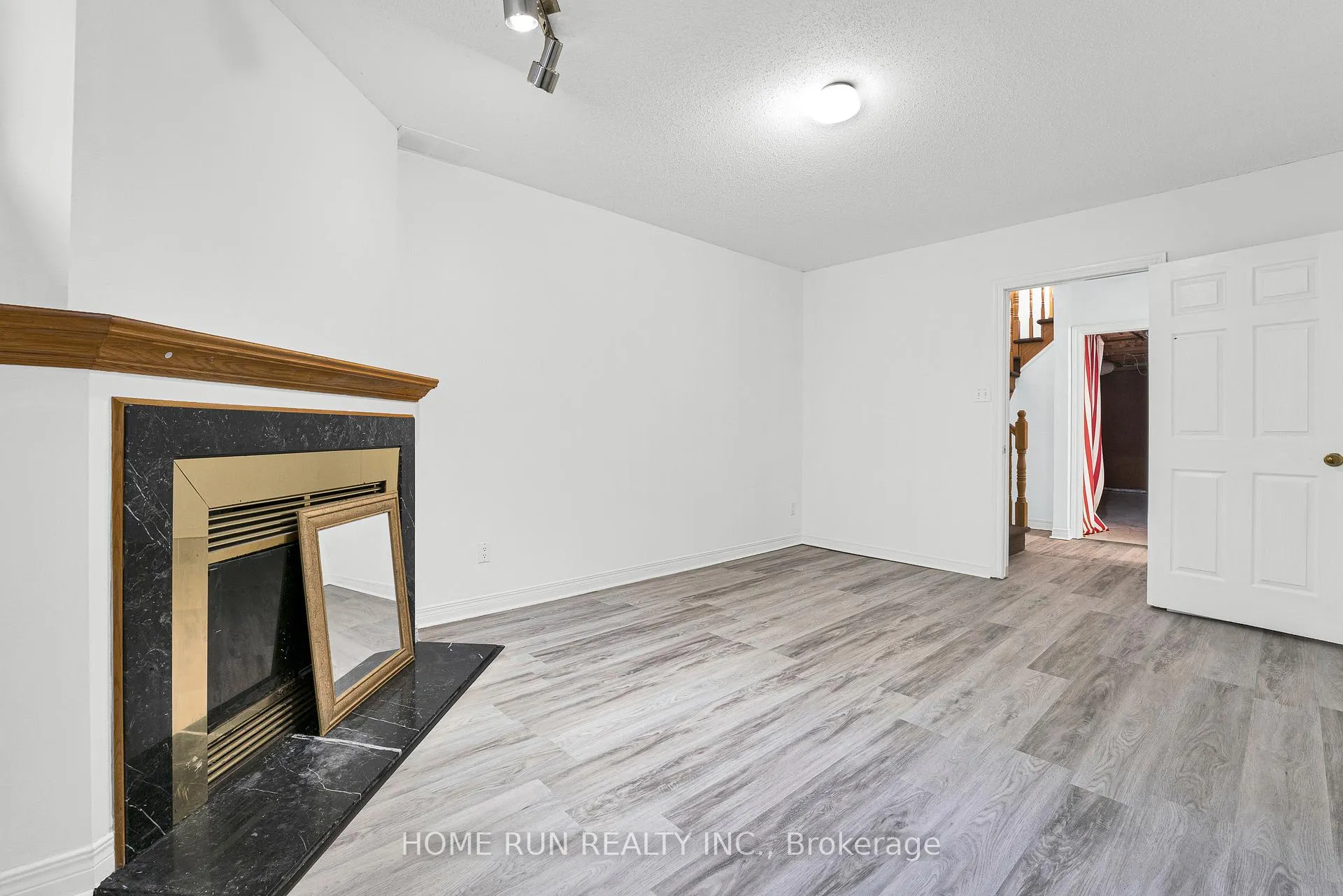 Photo 4 of 12 Gardengate Way E, Ottawa, Centrepointe — HOMEH