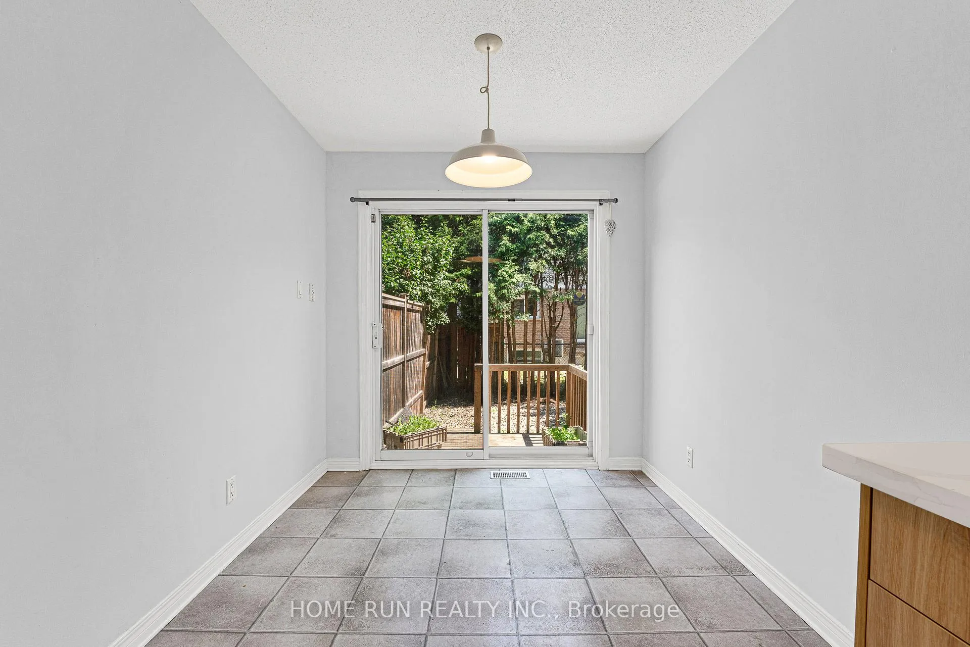 Photo 29 of 12 Gardengate Way E, Ottawa, Centrepointe — HOMEH