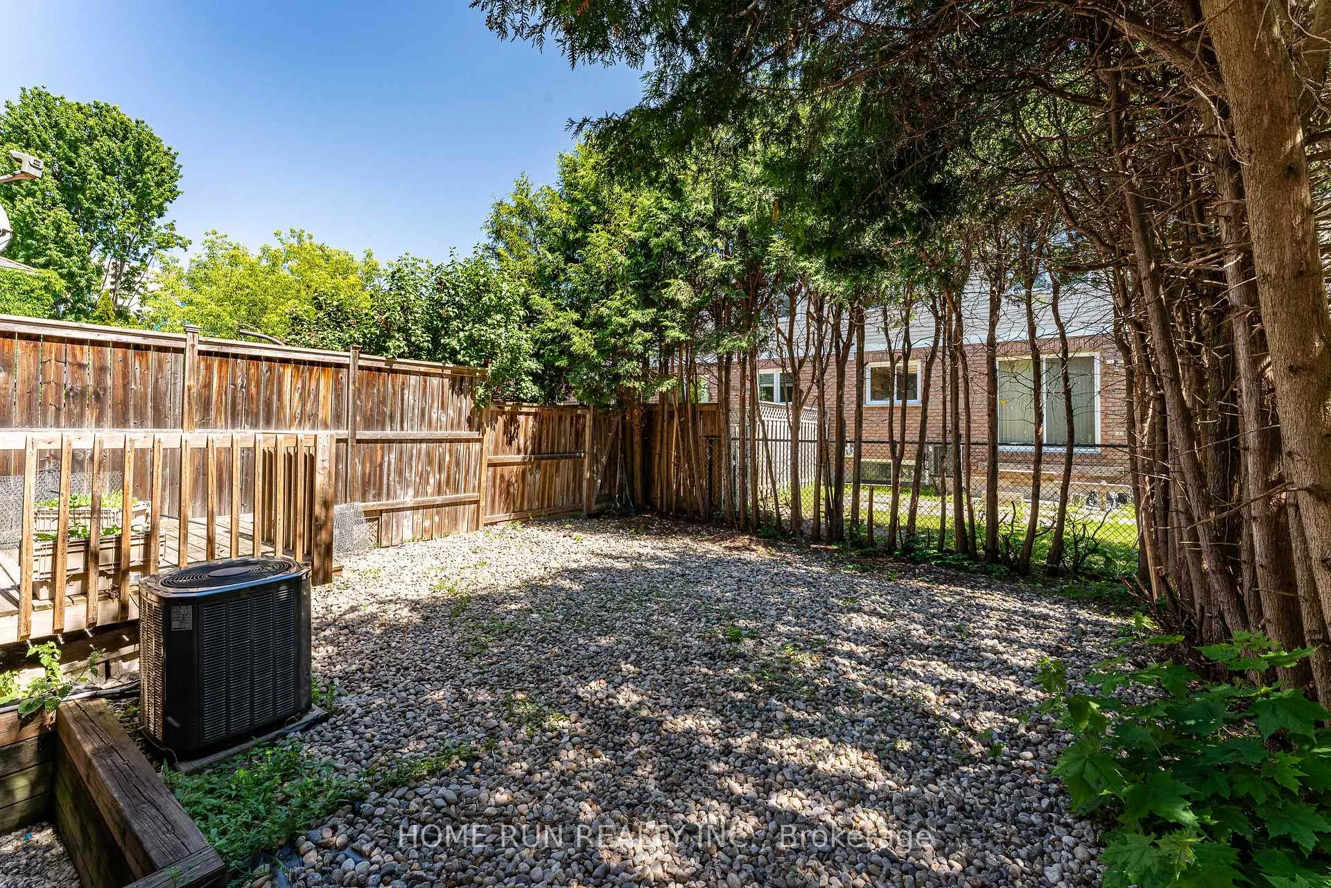 Photo 37 of 12 Gardengate Way E, Ottawa, Centrepointe — HOMEH