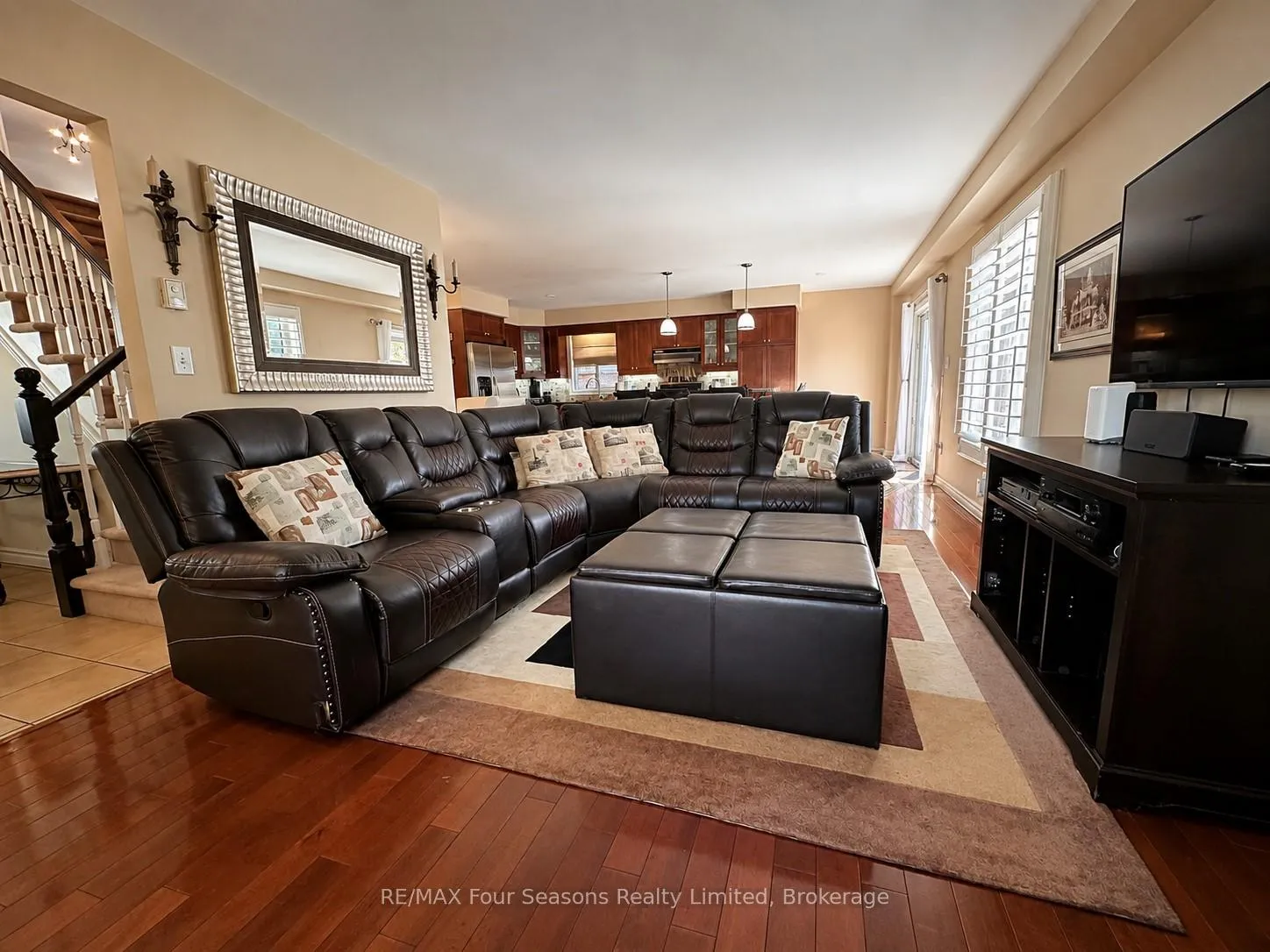 Photo 4 of 59 Highlands Crescent, Collingwood — HOMEH