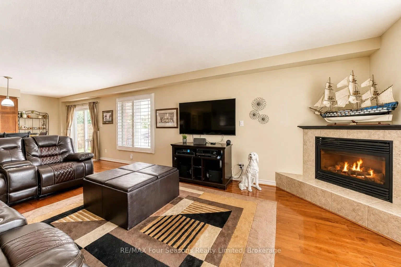 Photo 7 of 59 Highlands Crescent, Collingwood — HOMEH