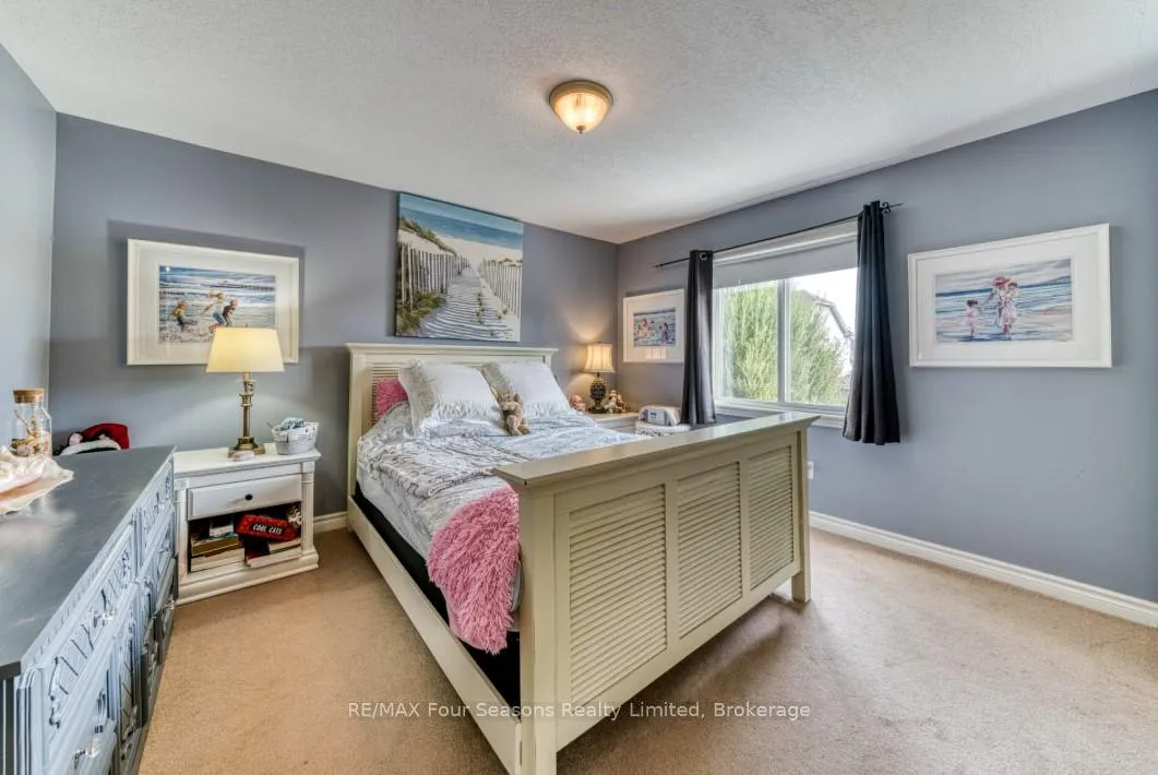 Photo 8 of 59 Highlands Crescent, Collingwood — HOMEH