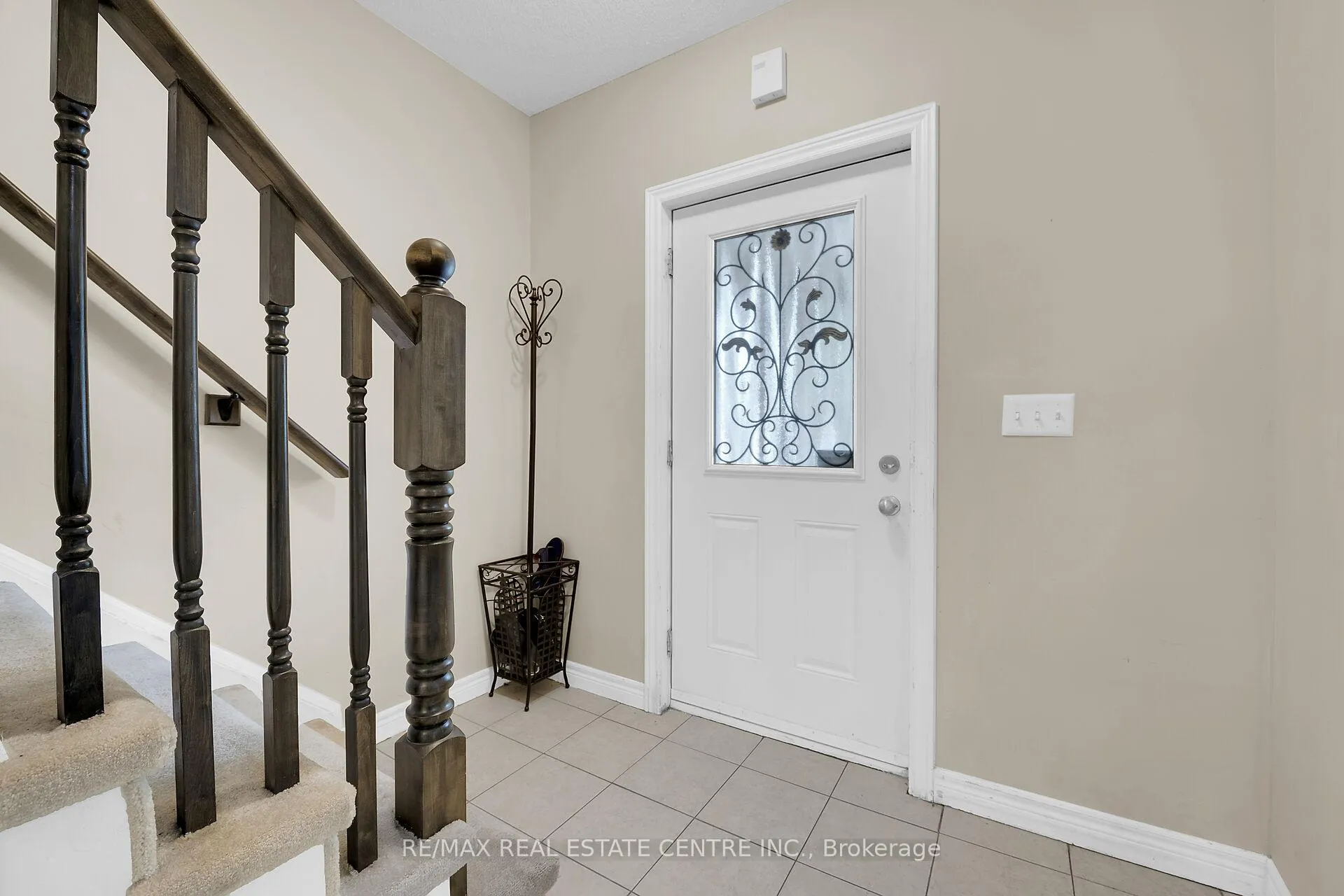 Photo 3 of 31 Gibson Avenue, Hamilton, Gibson — HOMEH