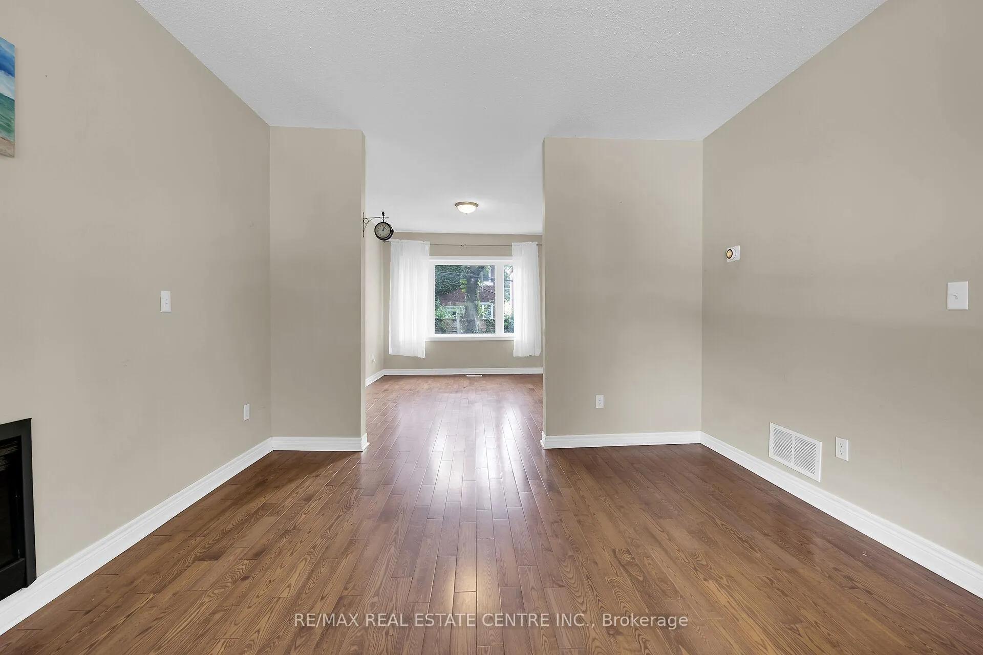 Photo 15 of 31 Gibson Avenue, Hamilton, Gibson — HOMEH