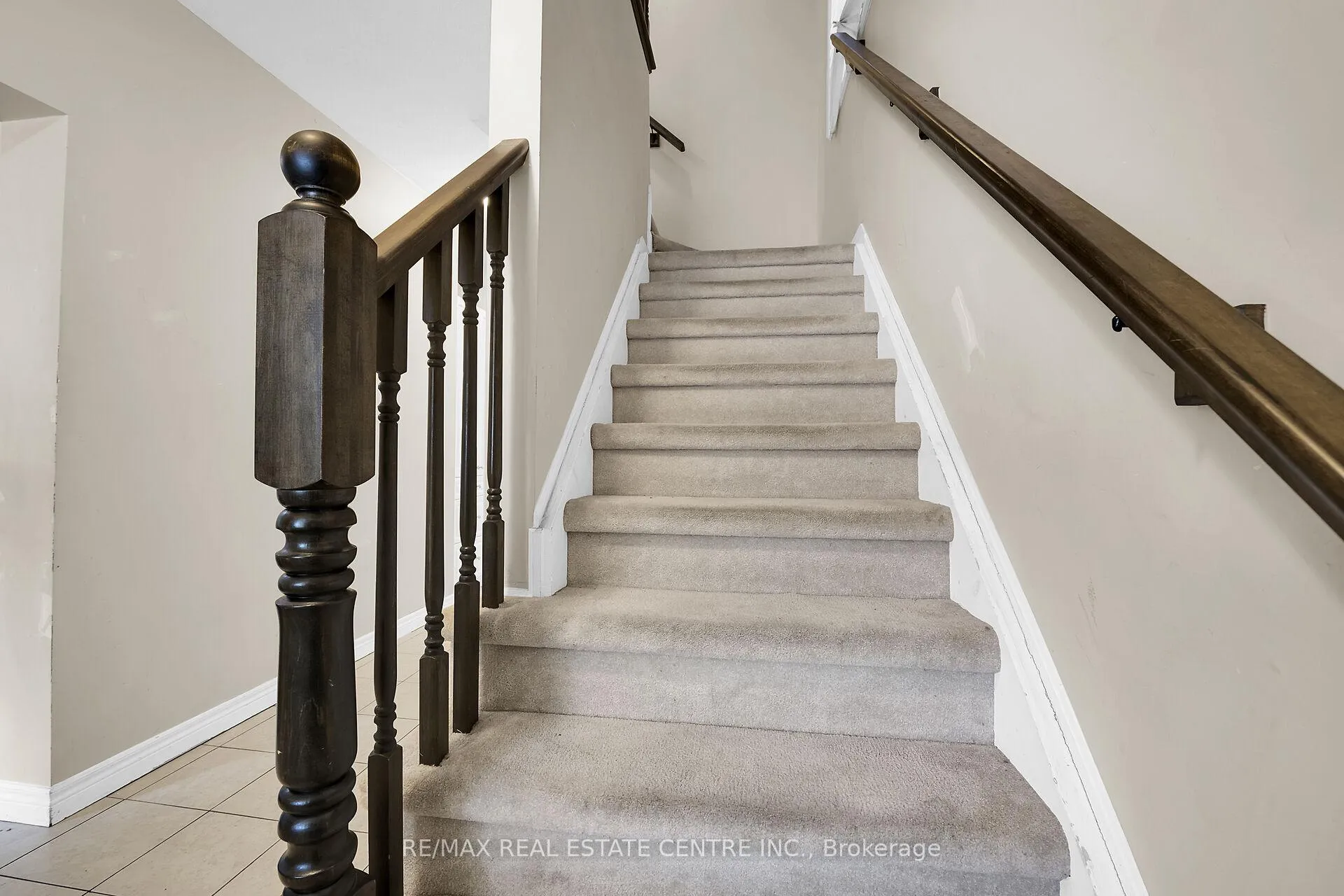 Photo 18 of 31 Gibson Avenue, Hamilton, Gibson — HOMEH
