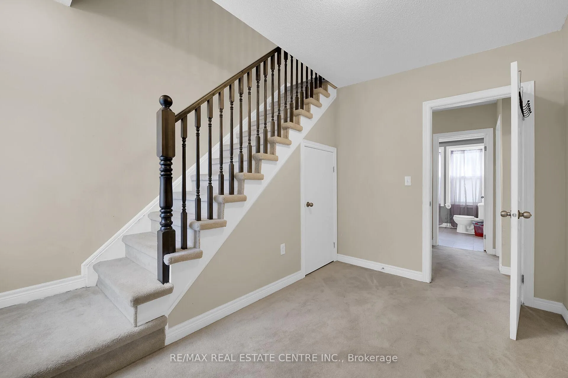 Photo 26 of 31 Gibson Avenue, Hamilton, Gibson — HOMEH