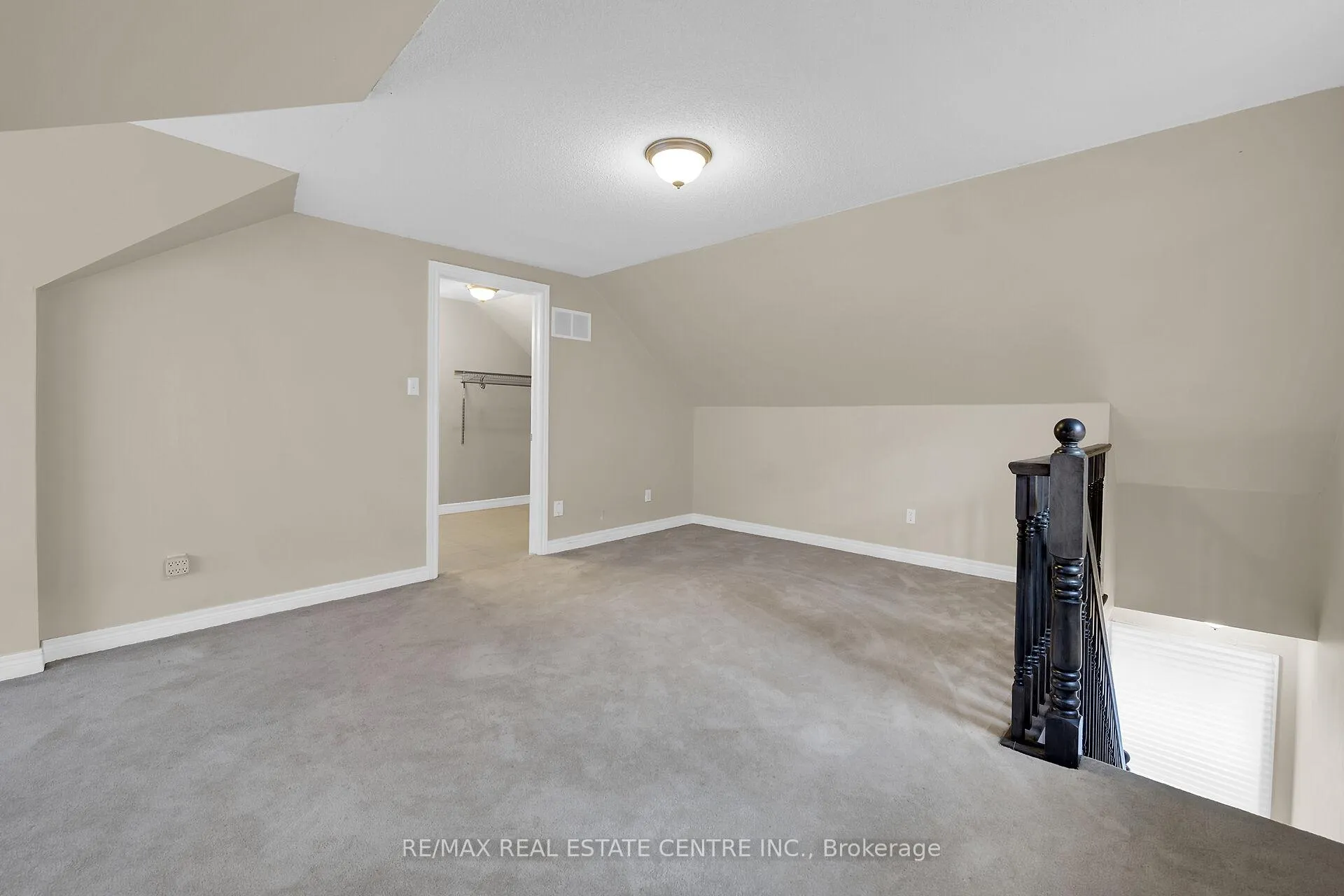 Photo 28 of 31 Gibson Avenue, Hamilton, Gibson — HOMEH