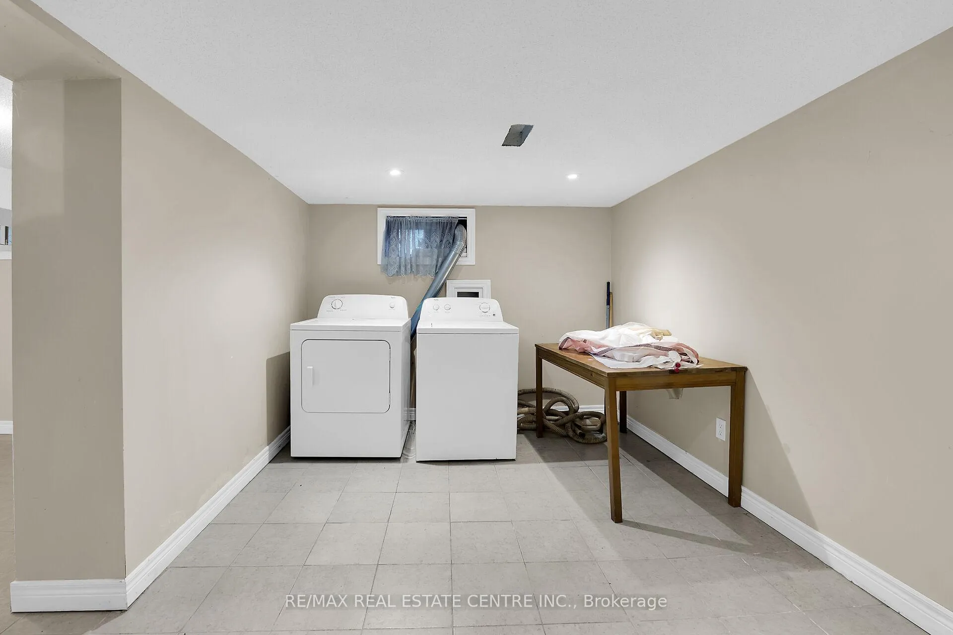 Photo 33 of 31 Gibson Avenue, Hamilton, Gibson — HOMEH