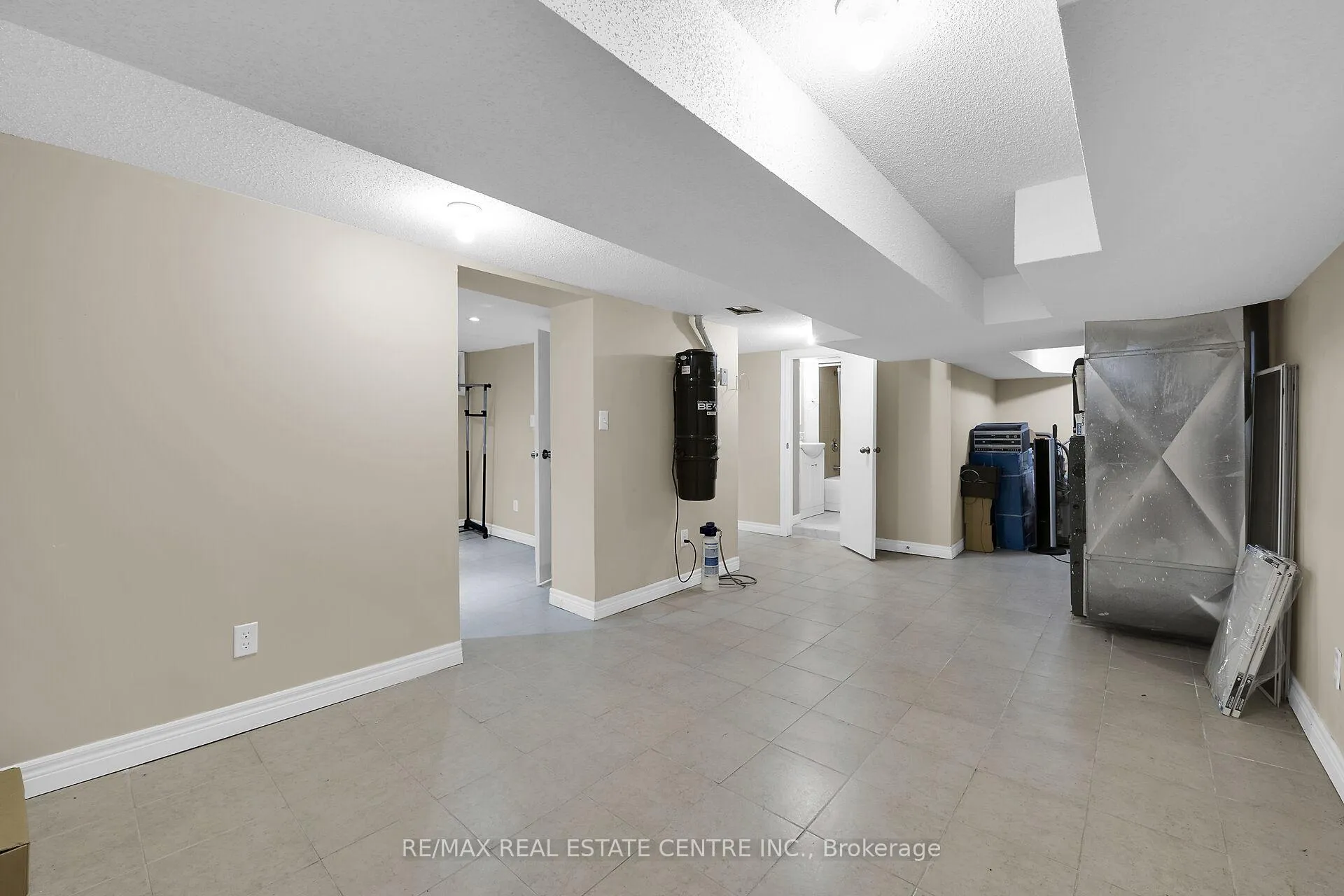 Photo 34 of 31 Gibson Avenue, Hamilton, Gibson — HOMEH