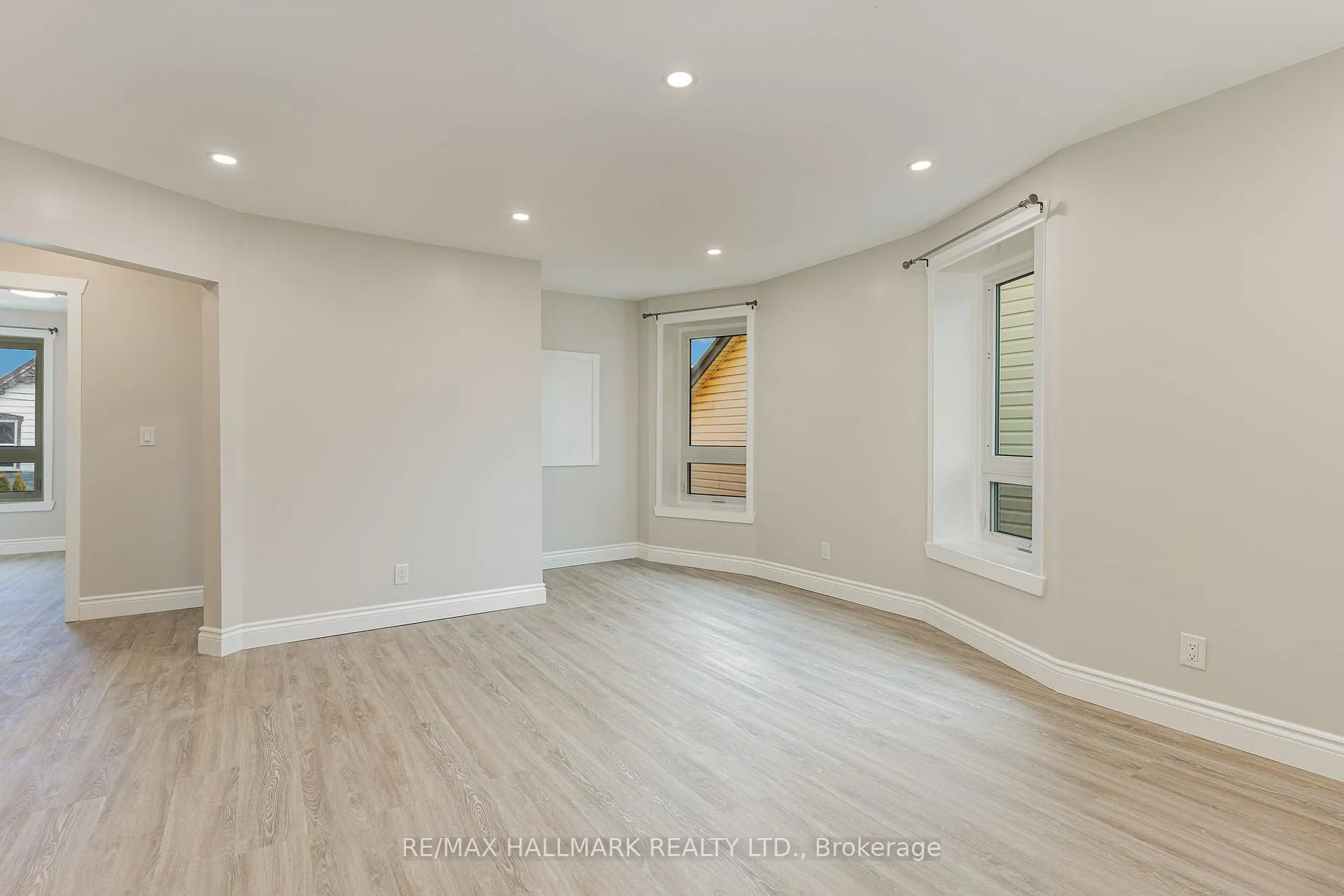 Photo 5 of Unit SECOND, 291 Emerald Street, Hamilton, Landsdale — HOMEH