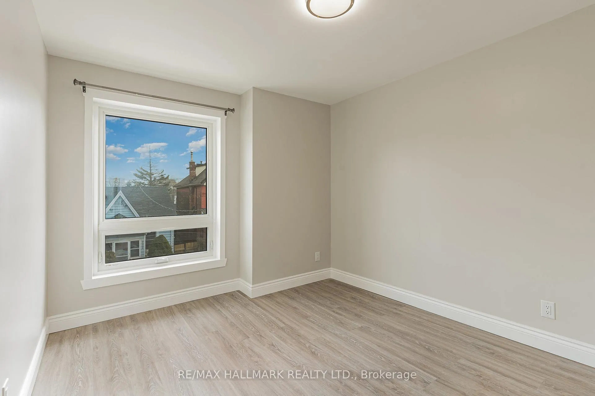Photo 11 of Unit SECOND, 291 Emerald Street, Hamilton, Landsdale — HOMEH