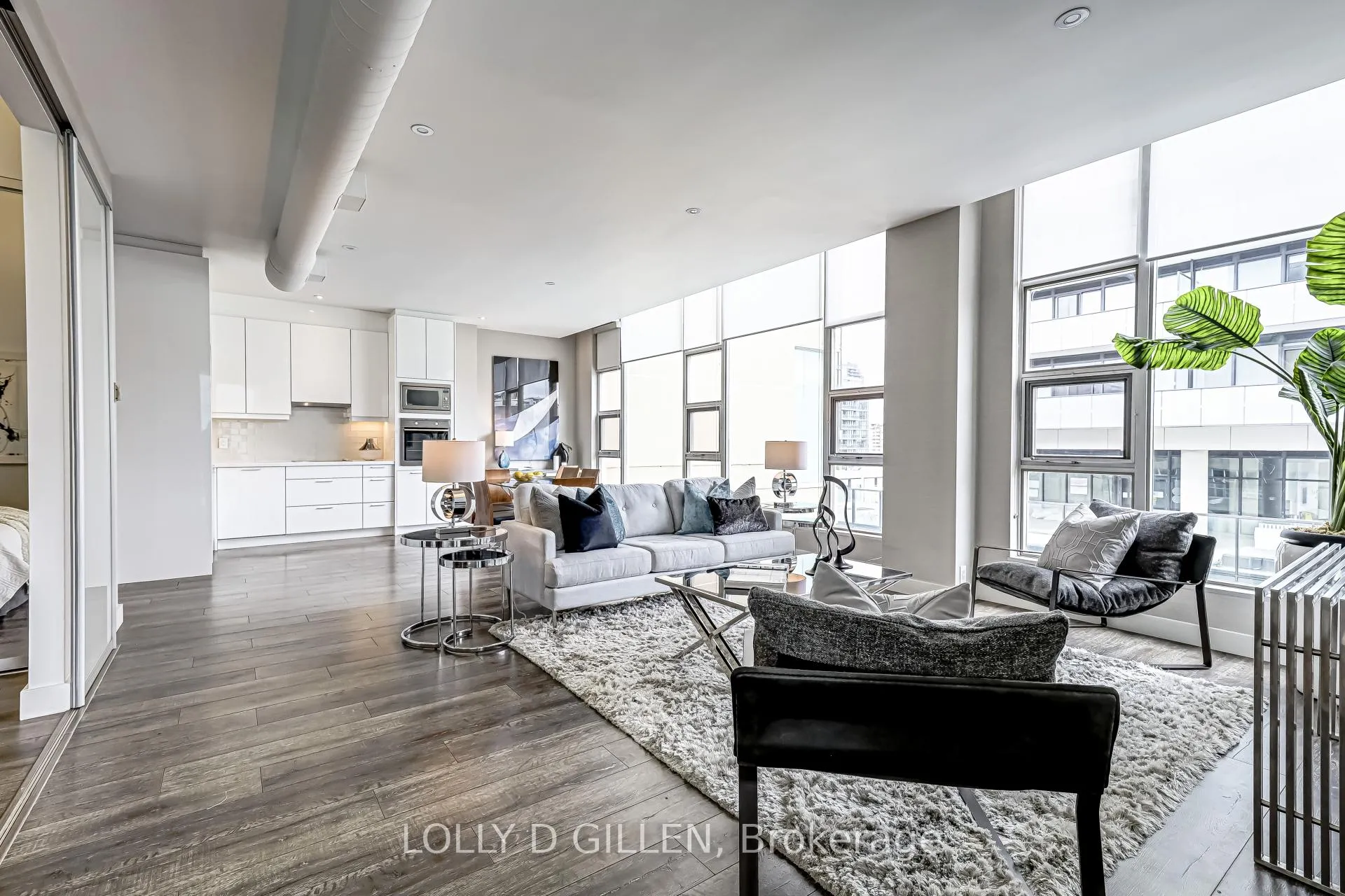 Photo 1 of Unit Ph806, 188 Eglinton Avenue E, Toronto, Mount Pleasant West — HOMEH