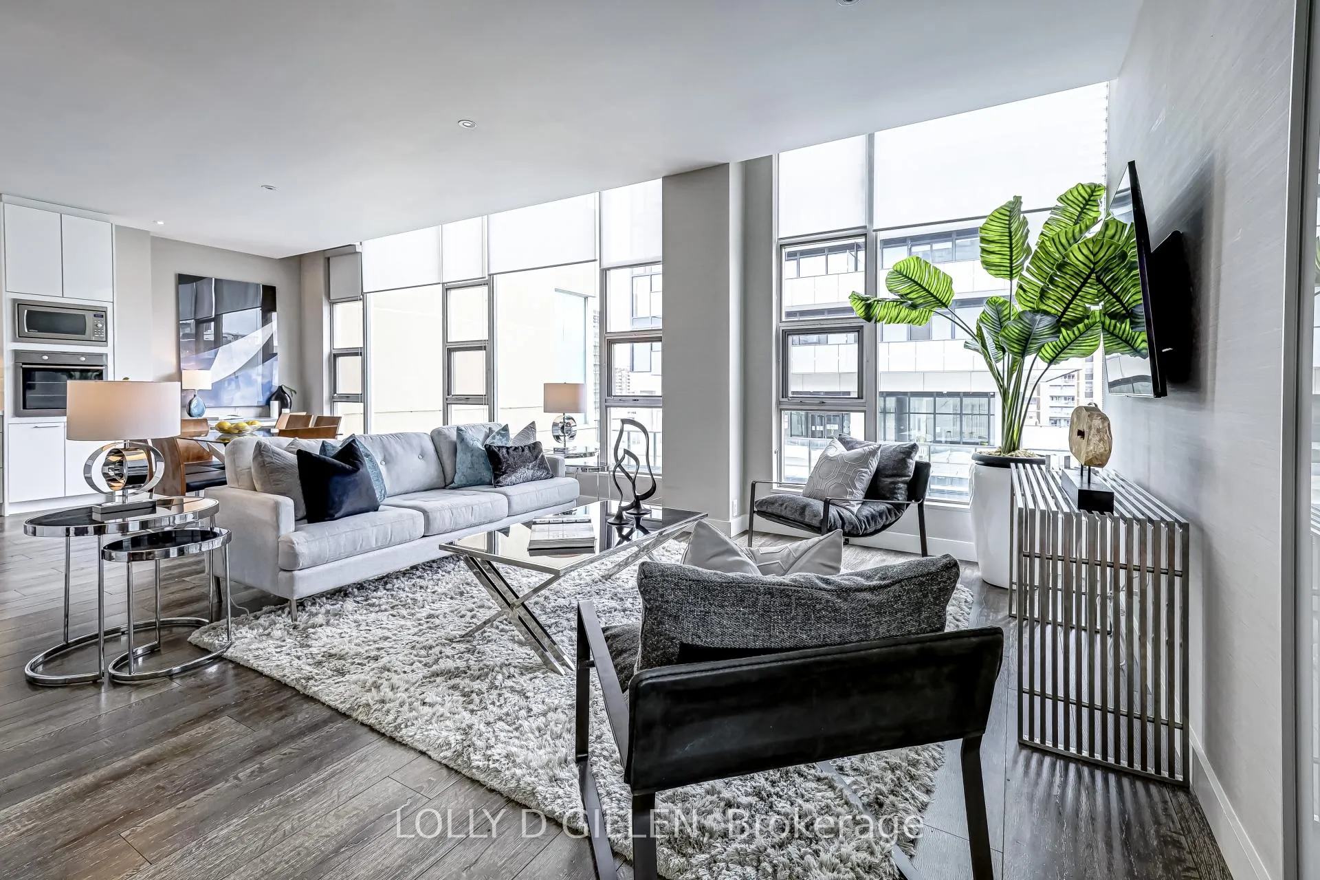 Photo 2 of Unit Ph806, 188 Eglinton Avenue E, Toronto, Mount Pleasant West — HOMEH
