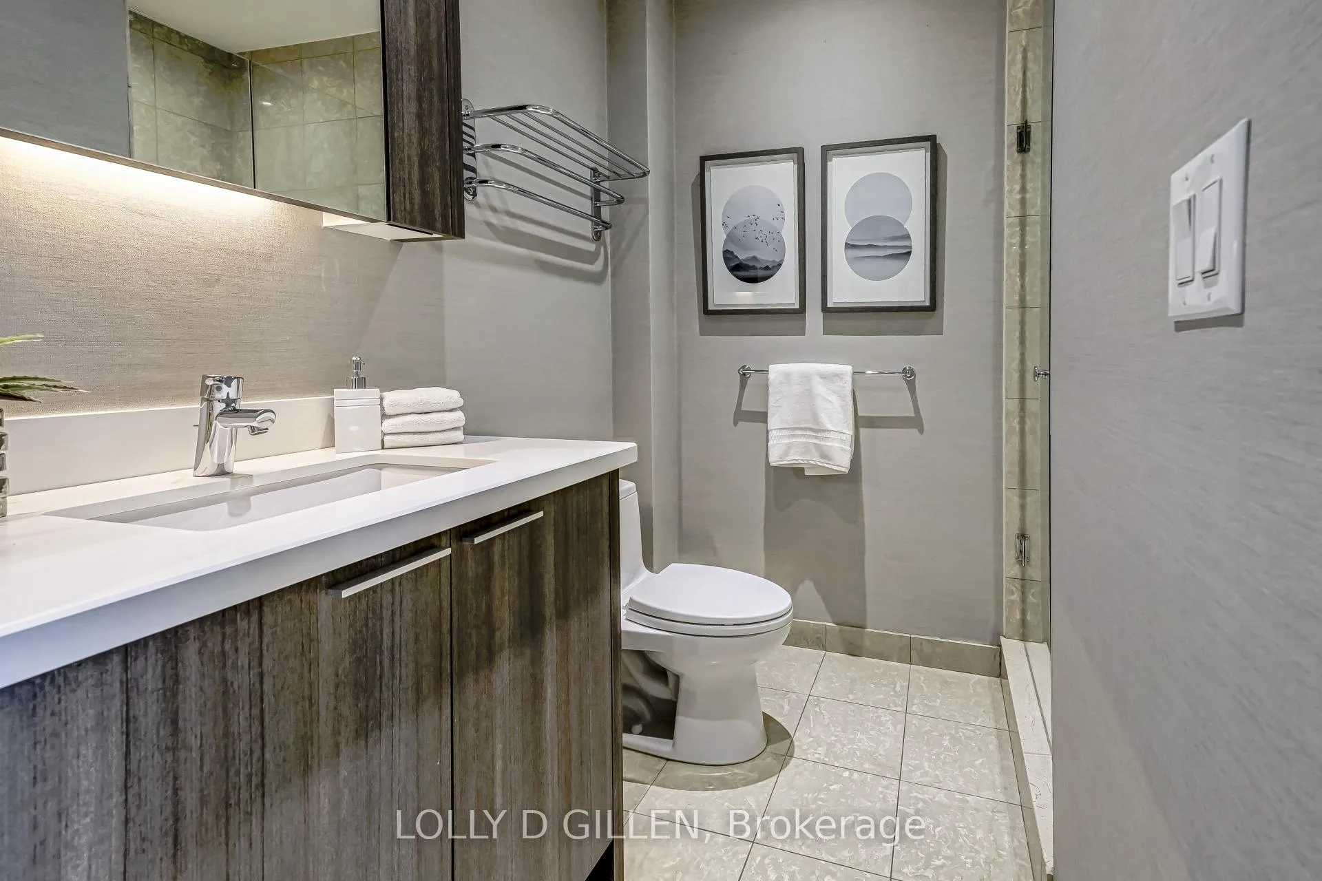 Photo 11 of Unit Ph806, 188 Eglinton Avenue E, Toronto, Mount Pleasant West — HOMEH