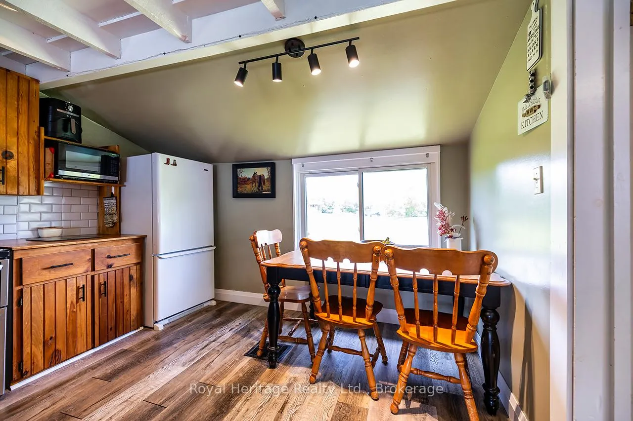 Photo 10 of 303 Four Points Road, Kawartha Lakes, Verulam — HOMEH