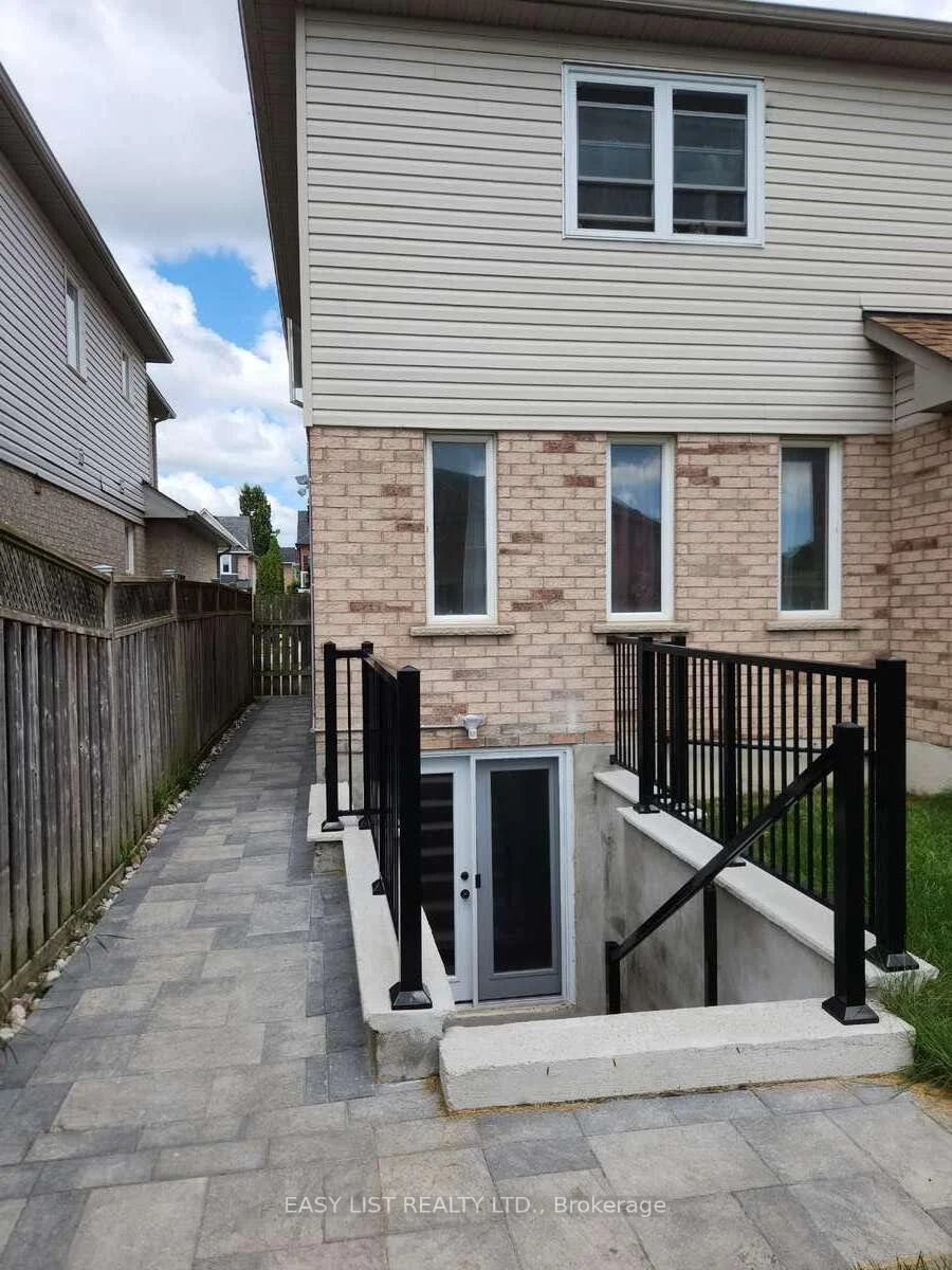 Photo 100 of 222 Sprucewood Crescent, Clarington, Bowmanville — HOMEH