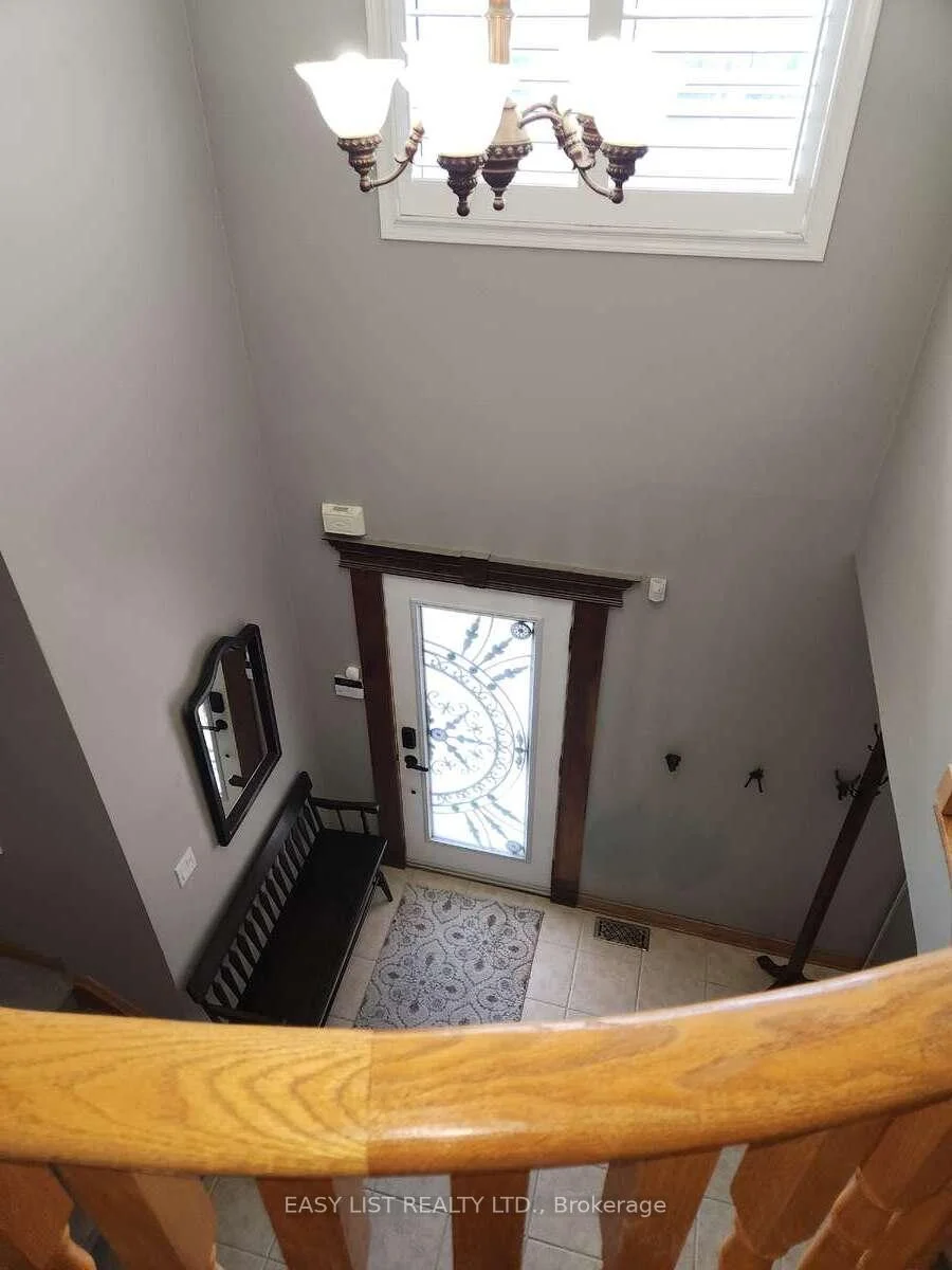 Photo 4 of 222 Sprucewood Crescent, Clarington, Bowmanville — HOMEH