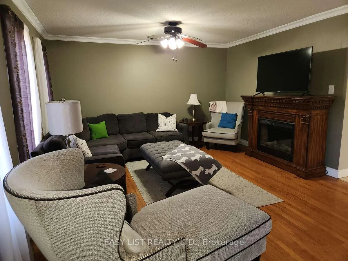 Photo 9 of 222 Sprucewood Crescent, Clarington, Bowmanville — HOMEH