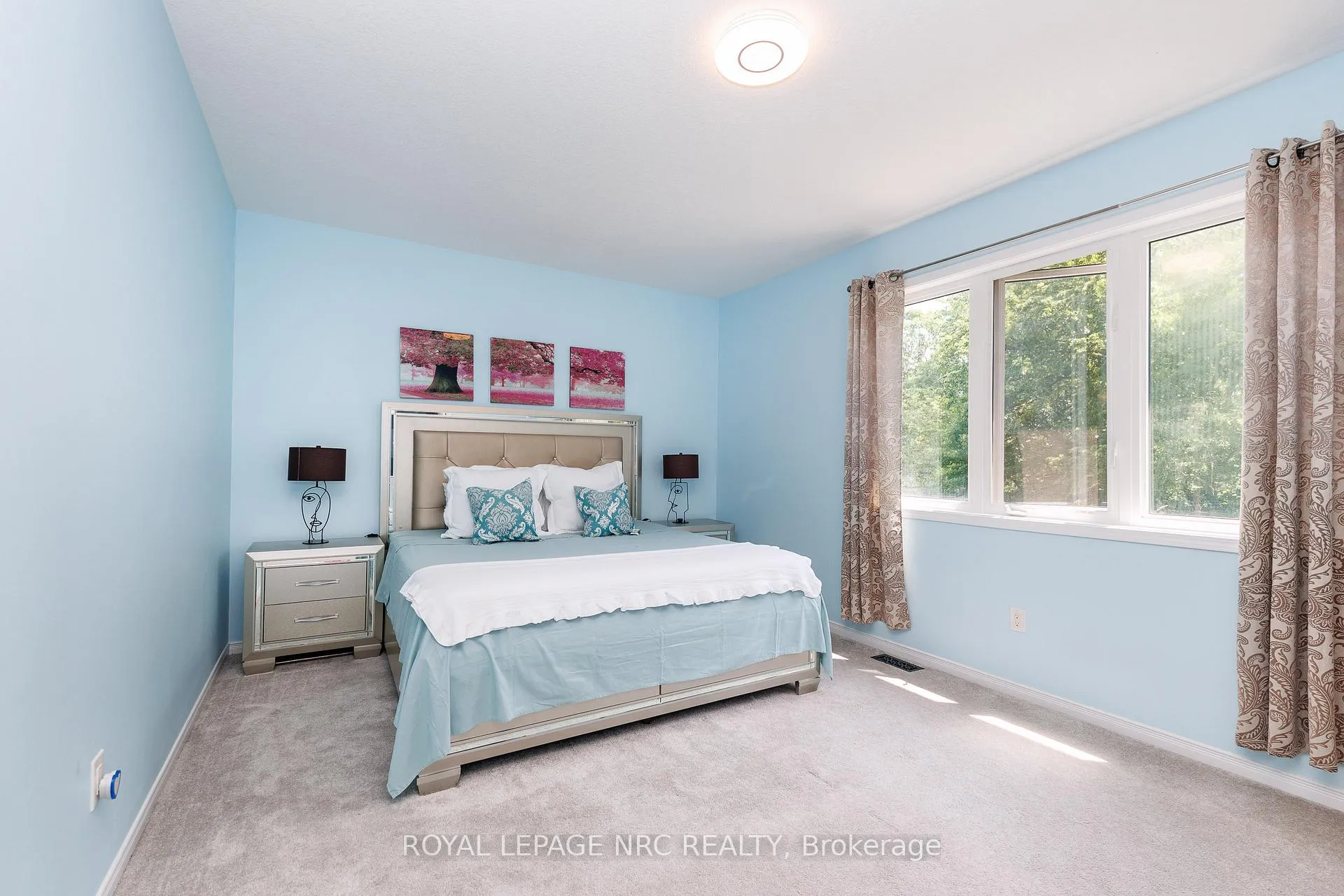 Photo 17 of 8002 Hackbery Trail, Niagara Falls, Brown — HOMEH