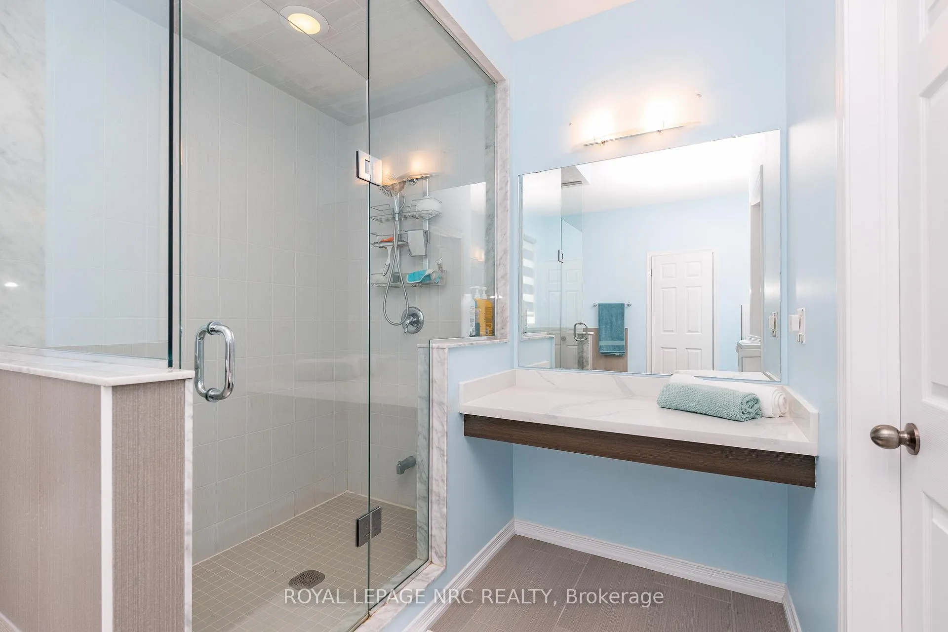 Photo 22 of 8002 Hackbery Trail, Niagara Falls, Brown — HOMEH