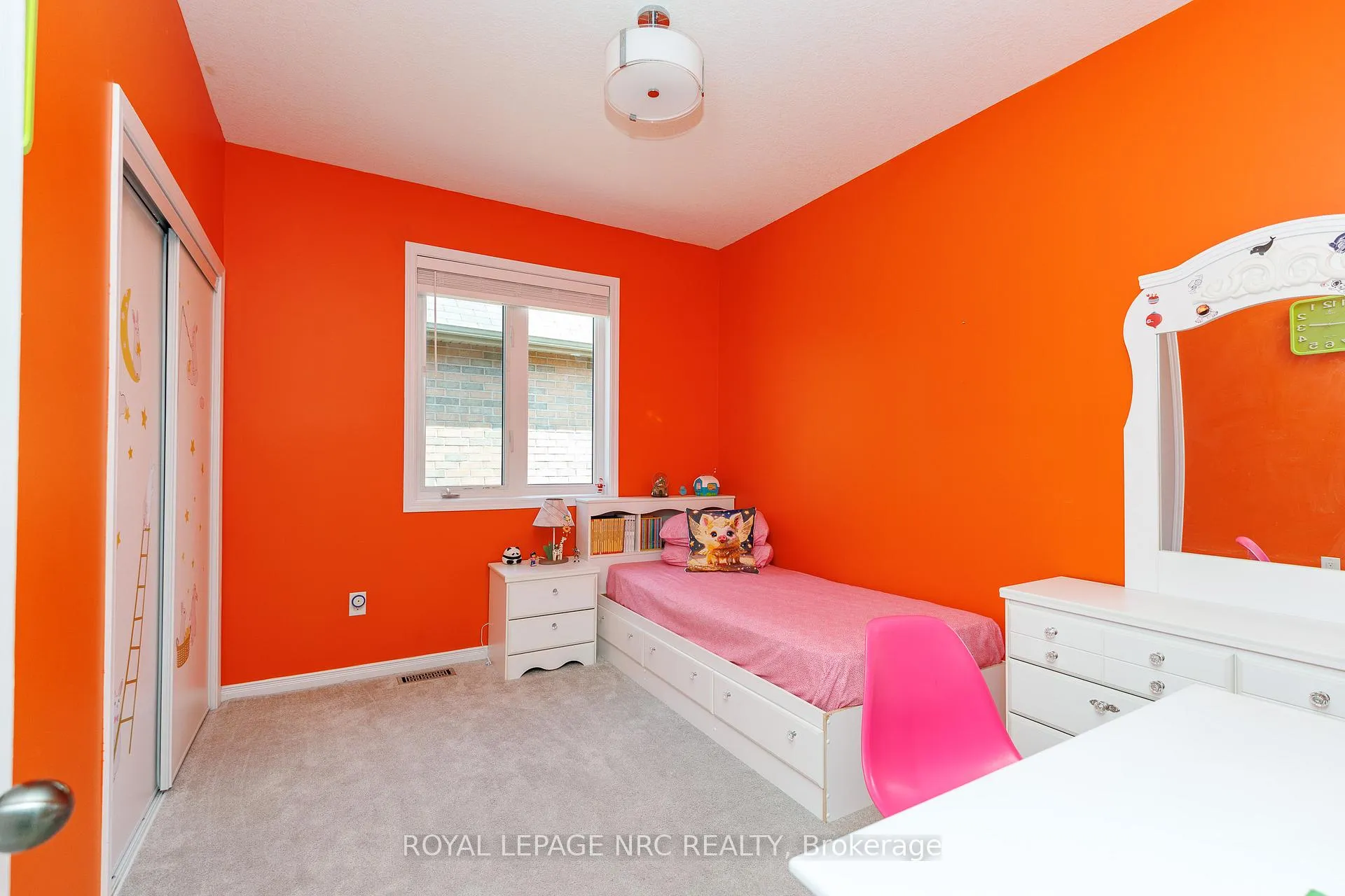 Photo 28 of 8002 Hackbery Trail, Niagara Falls, Brown — HOMEH